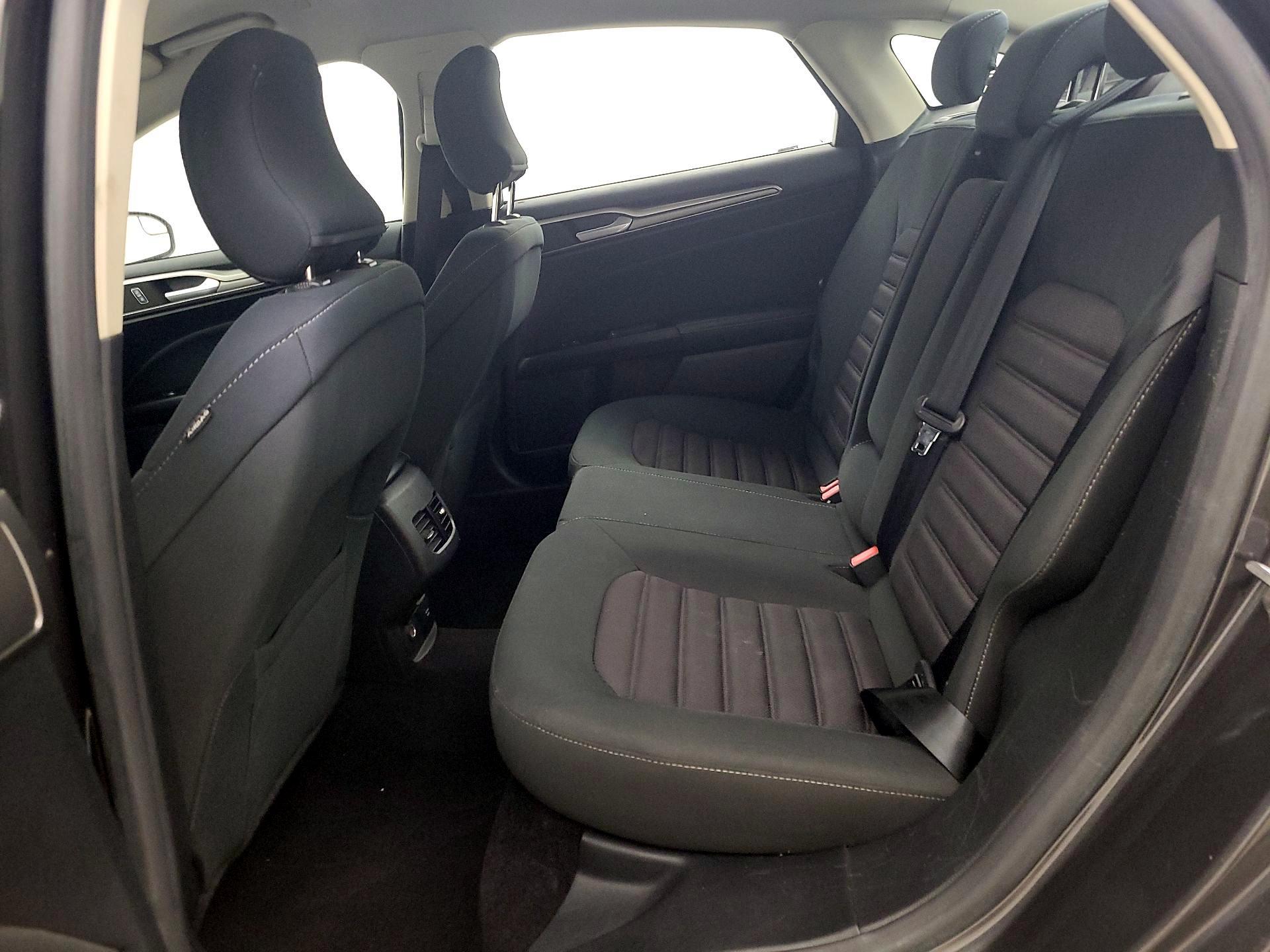 Thumbnail: 2017 Ford Fusion - 19