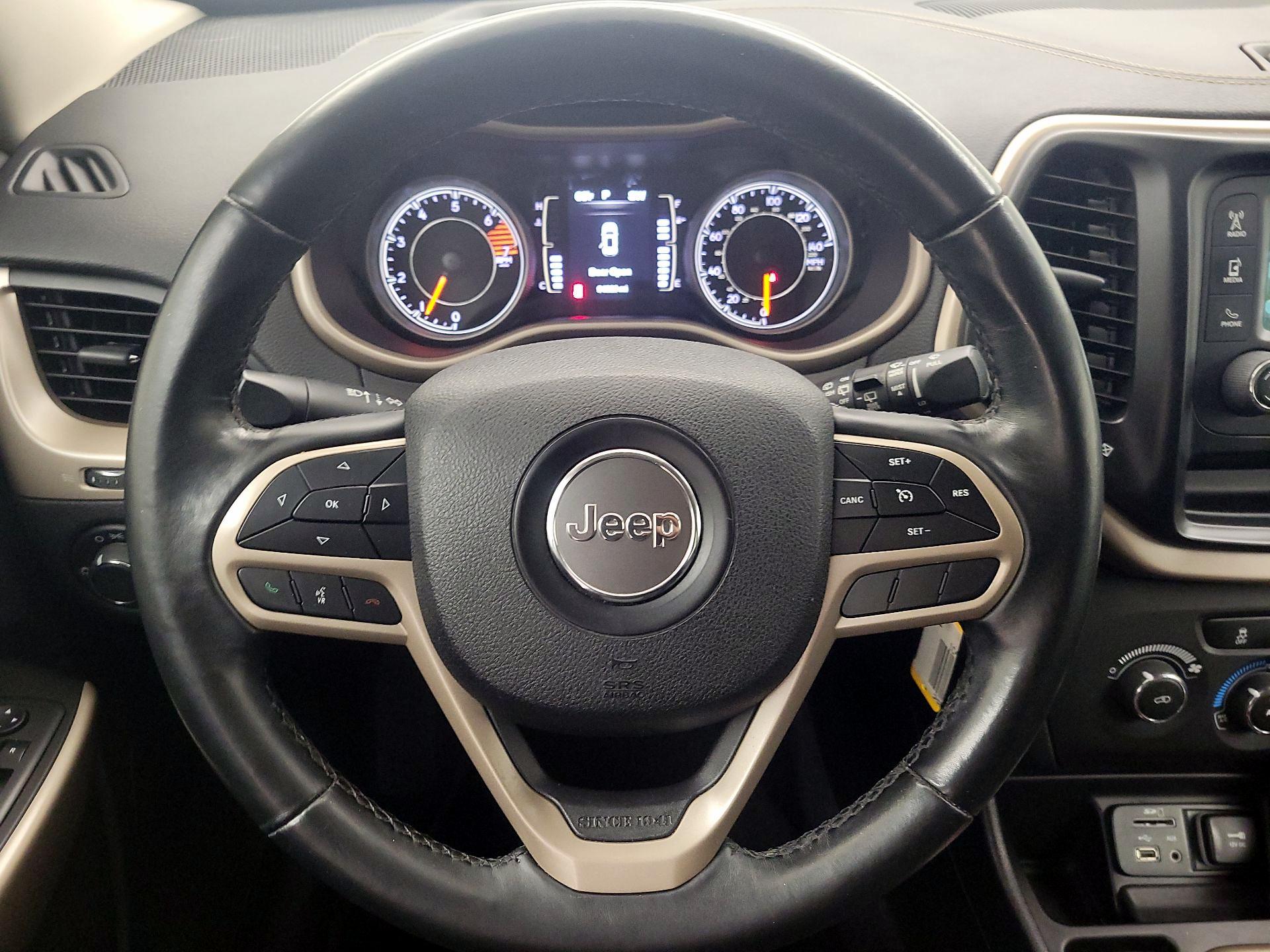 Thumbnail: 2017 Jeep Cherokee - 10