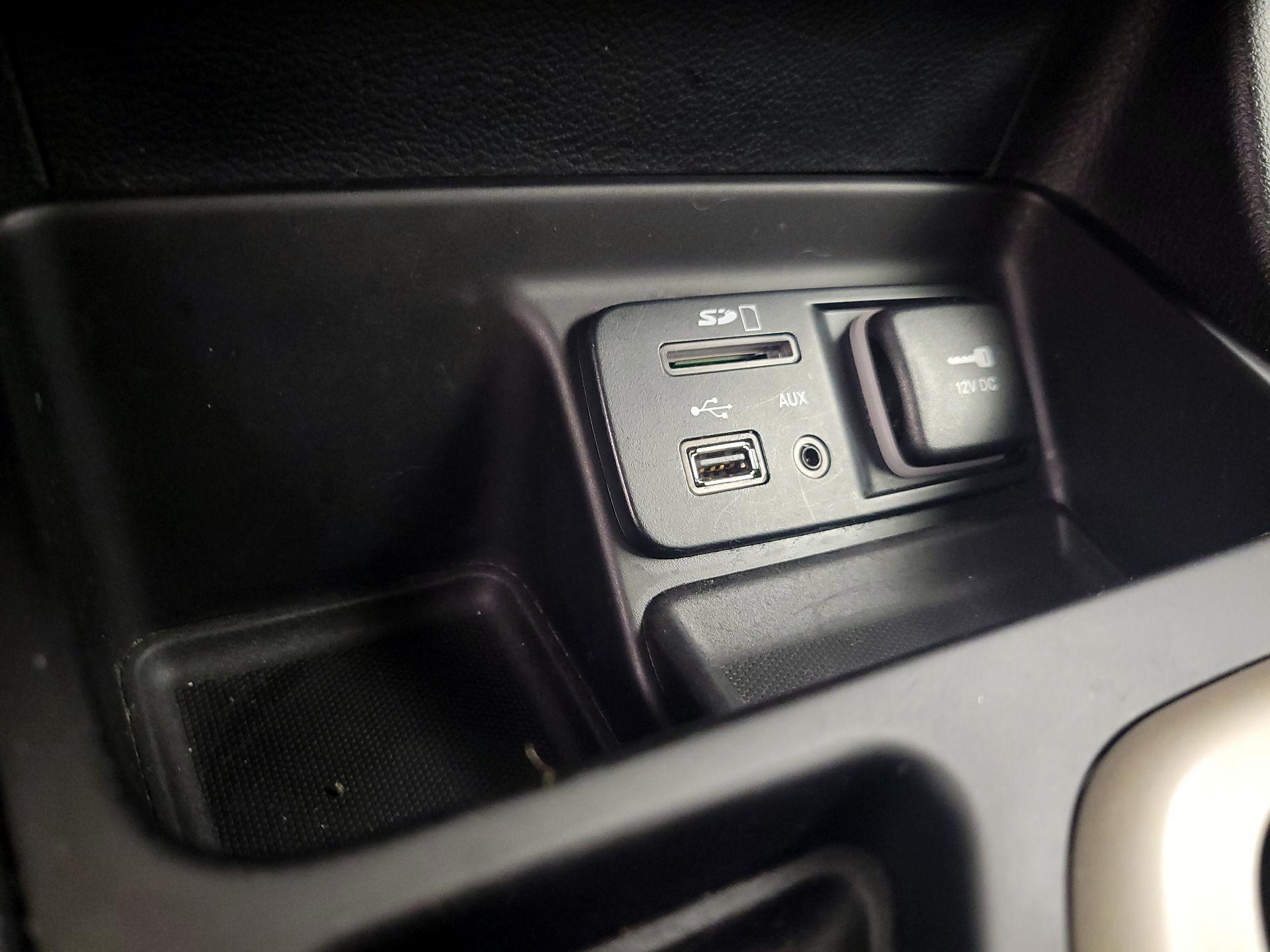 Thumbnail: 2017 Jeep Cherokee - 17