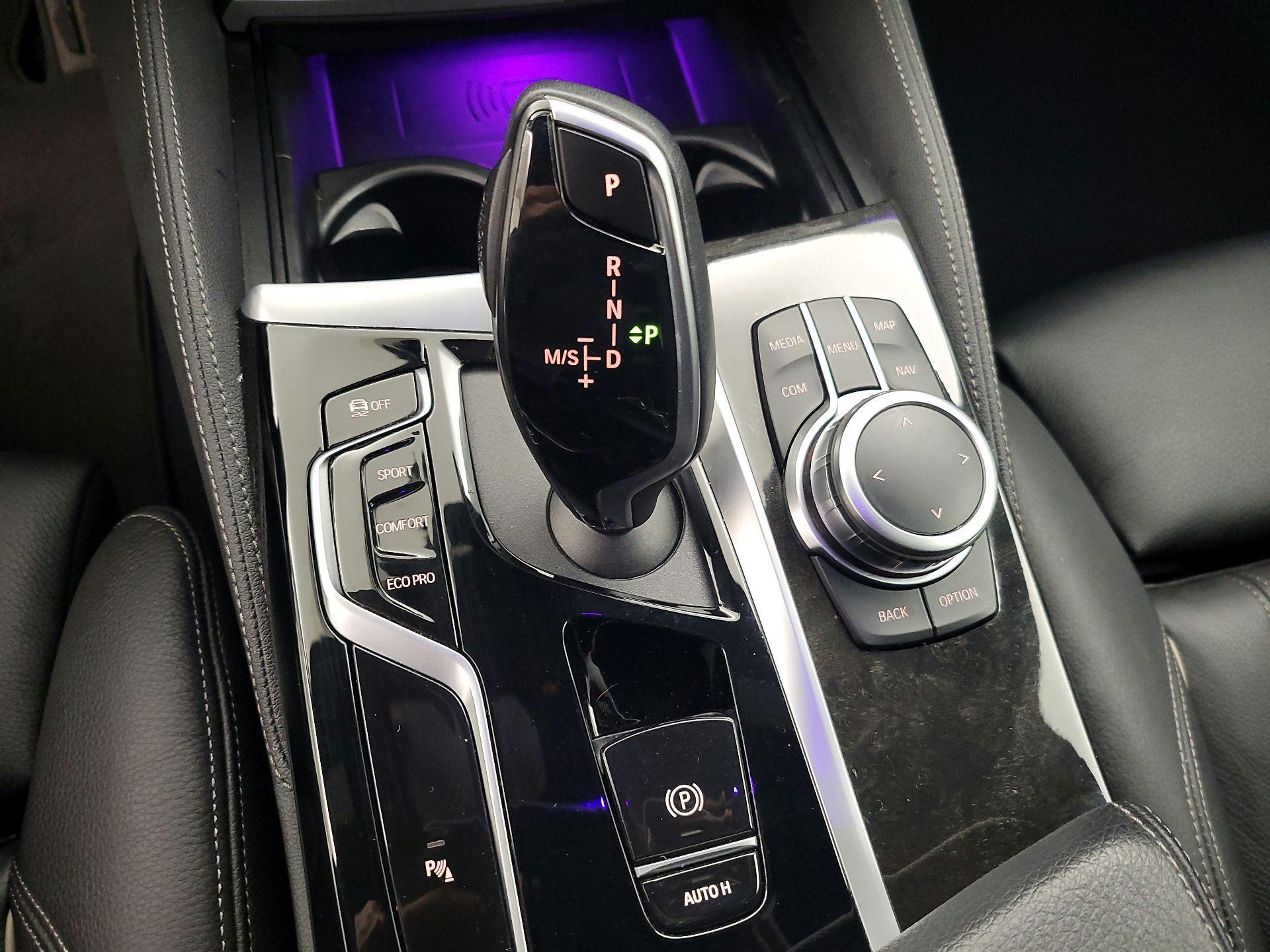 Thumbnail: 2022 BMW 5 Series - 18