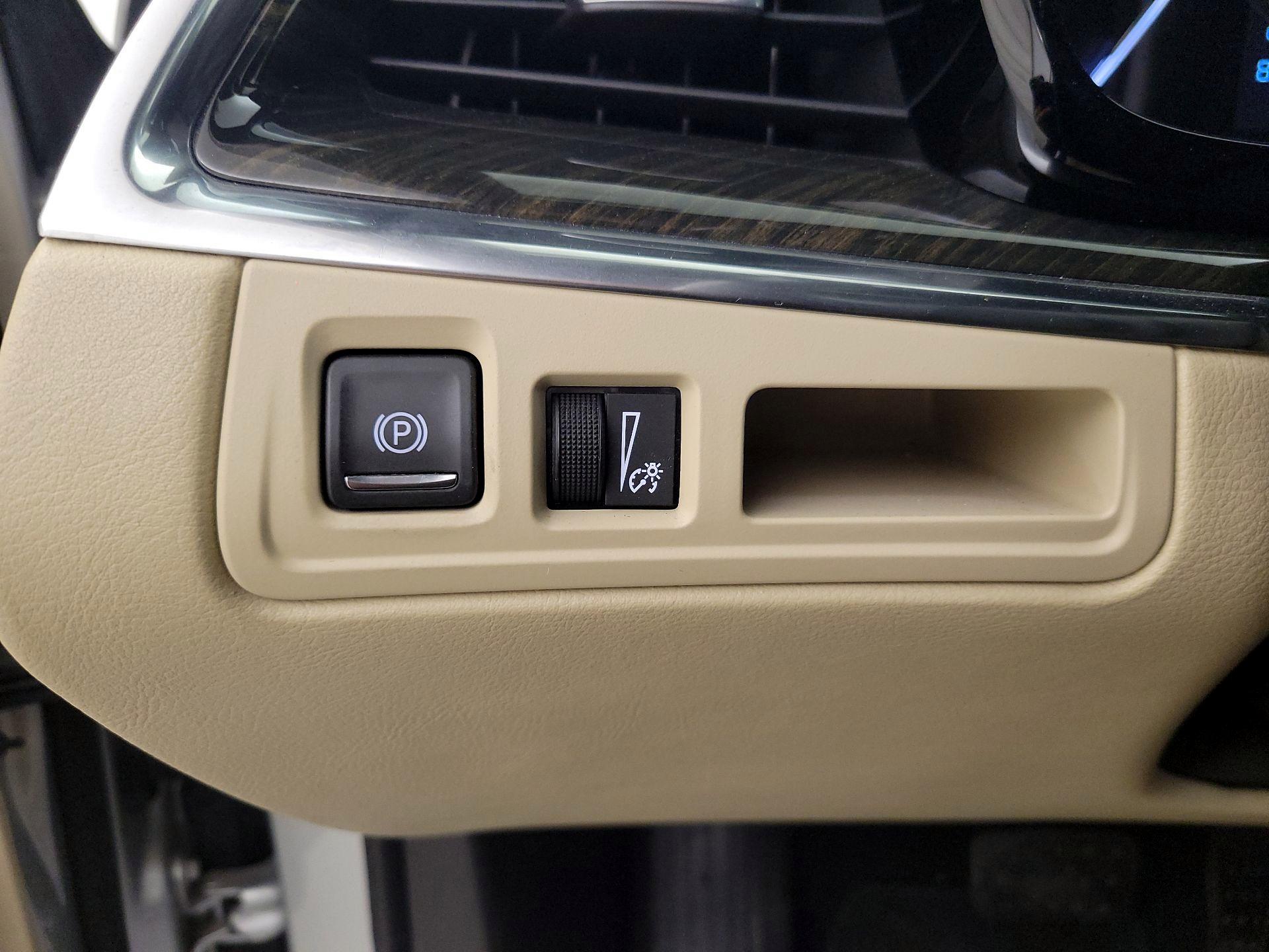 Thumbnail: 2018 Cadillac XT5 - 13