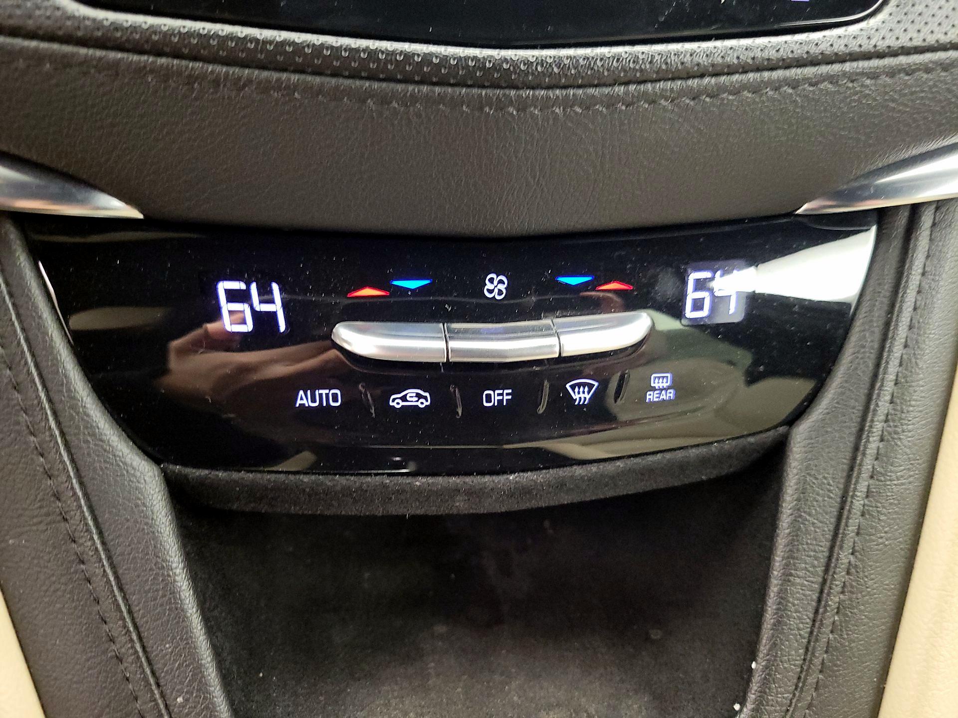 Thumbnail: 2018 Cadillac XT5 - 16