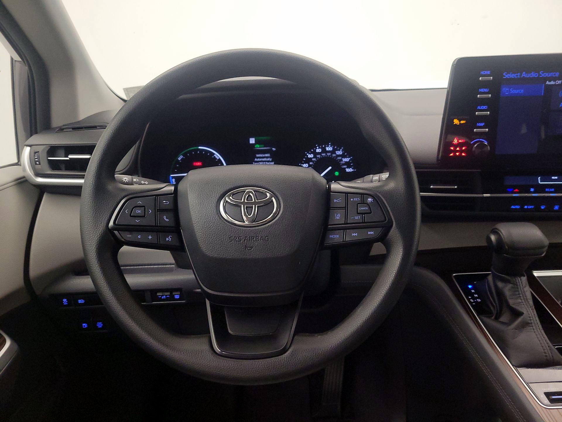 Thumbnail: 2023 Toyota Sienna - 10