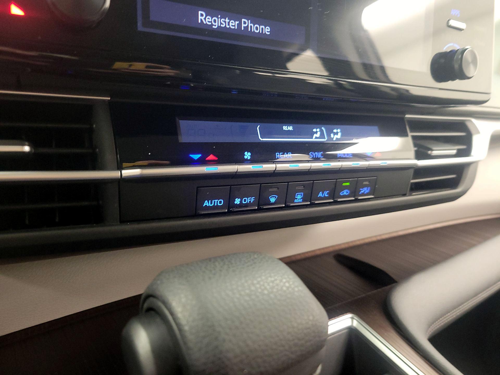 Thumbnail: 2023 Toyota Sienna - 16