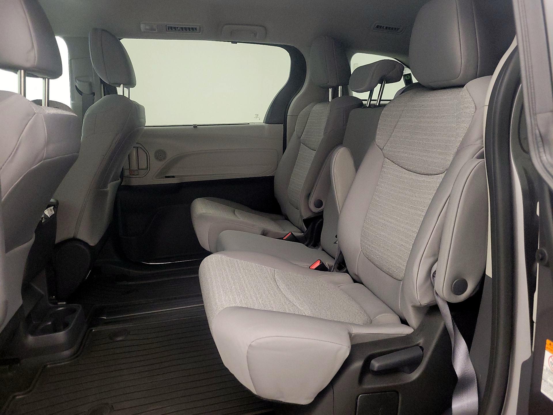 Thumbnail: 2023 Toyota Sienna - 19