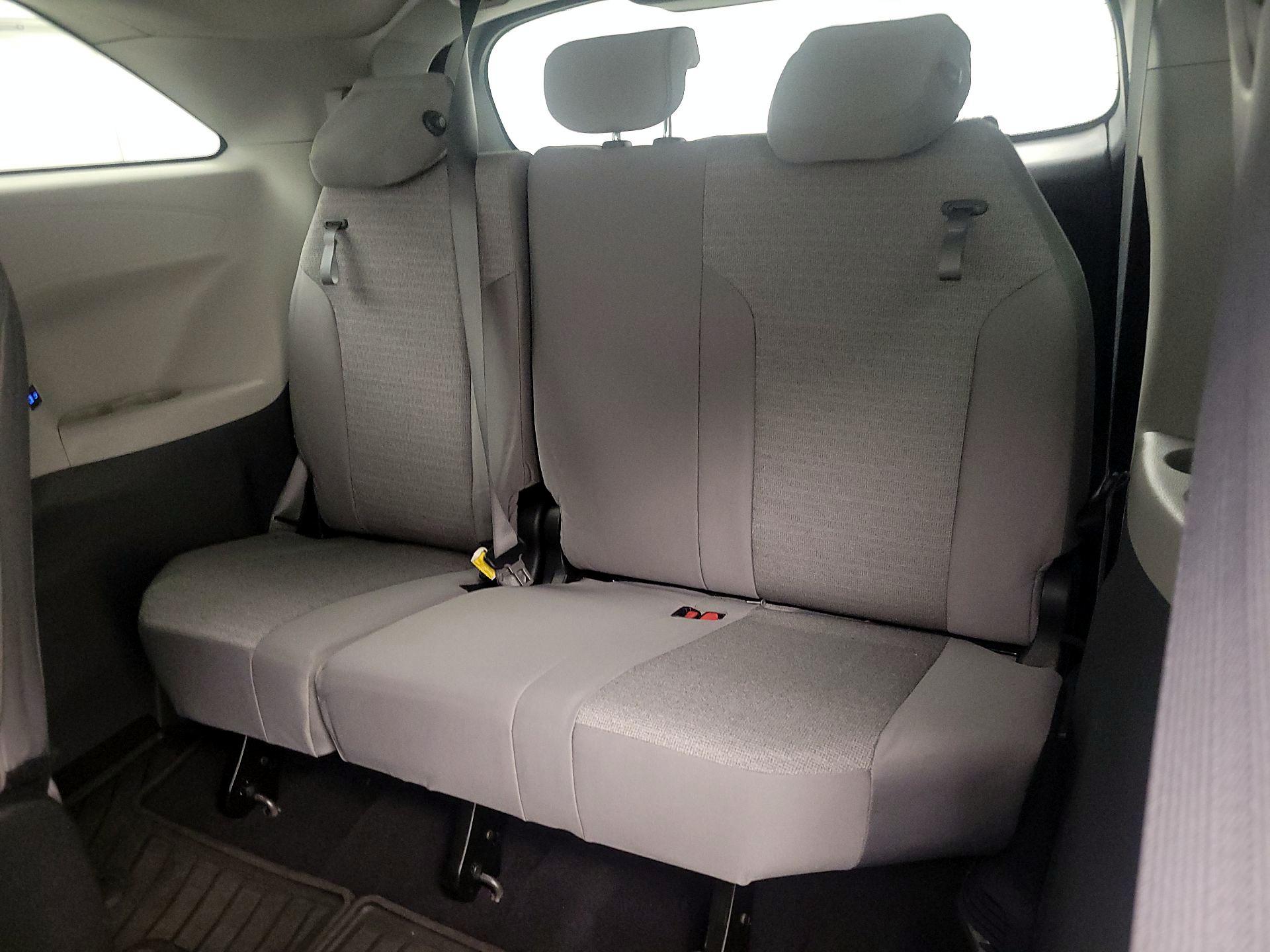 Thumbnail: 2023 Toyota Sienna - 20