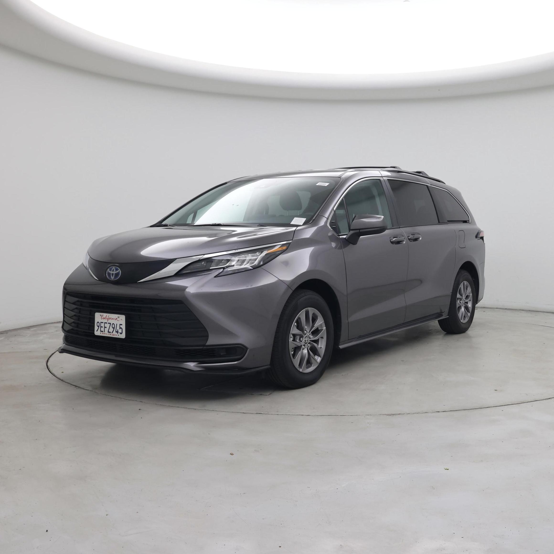 Thumbnail: 2023 Toyota Sienna - 4