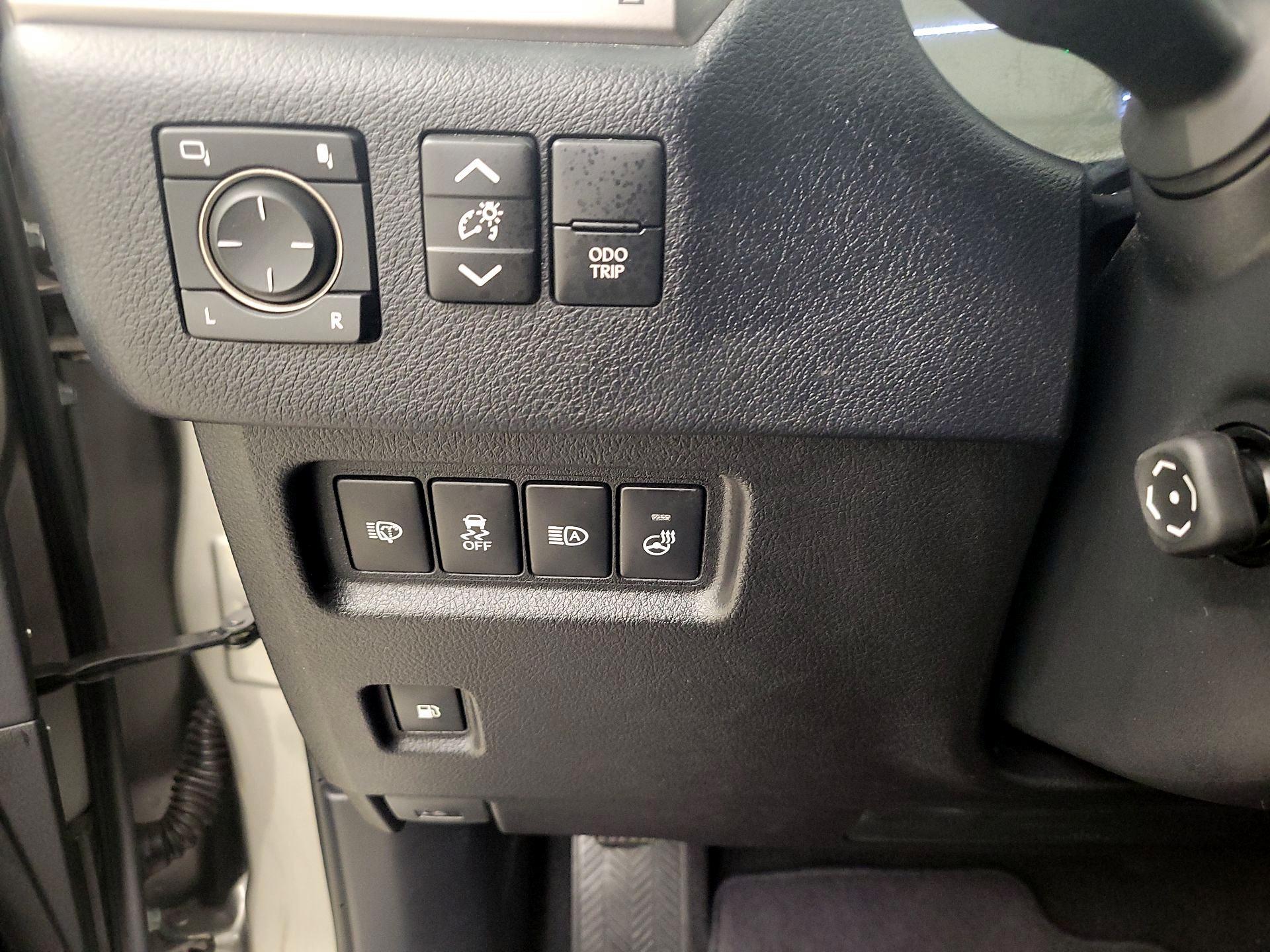 Thumbnail: 2023 Lexus GX - 13