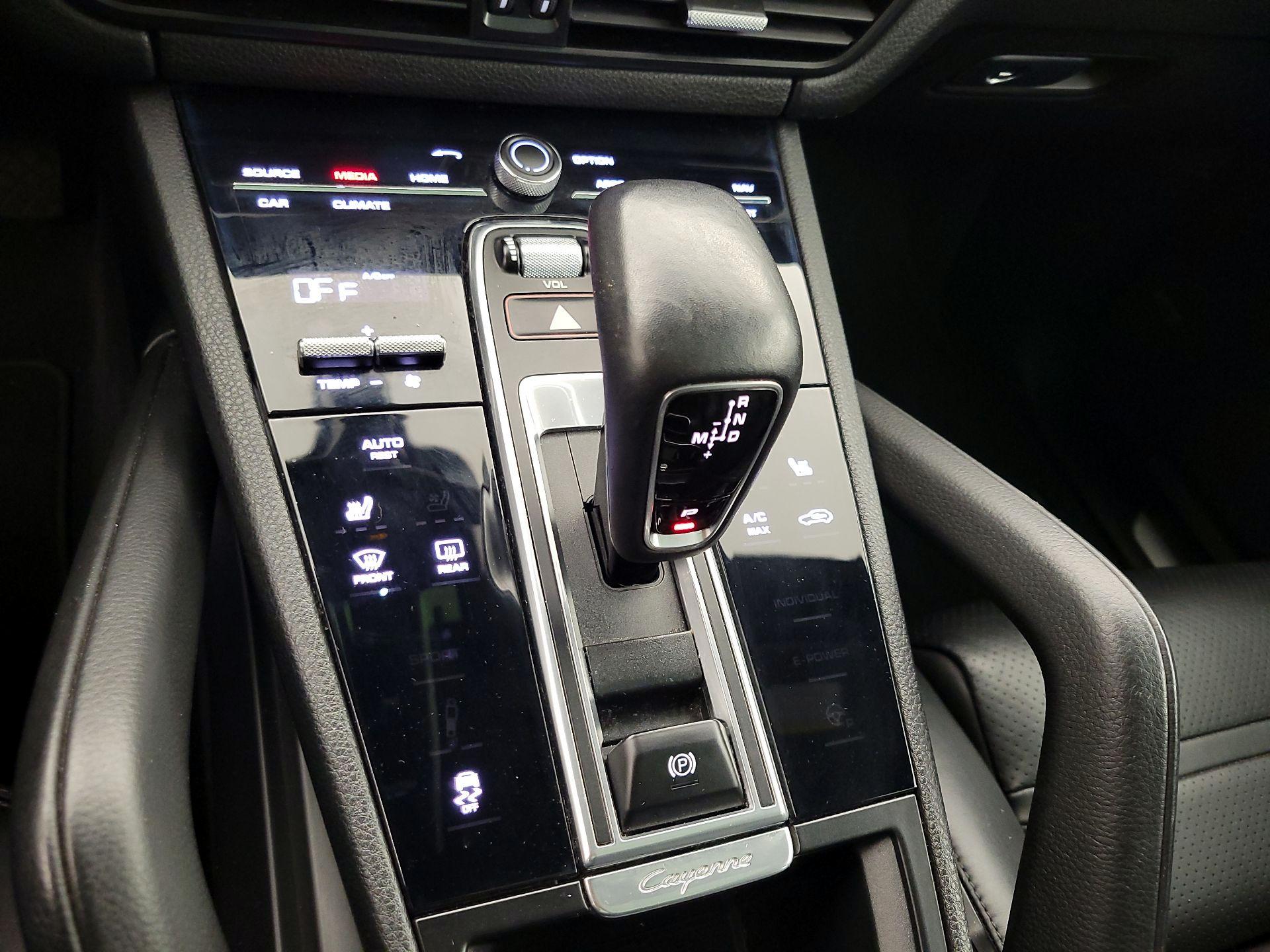 Thumbnail: 2019 Porsche Cayenne - 18