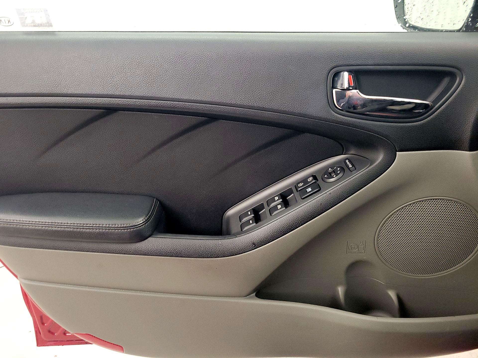 Thumbnail: 2014 Kia Forte - 12