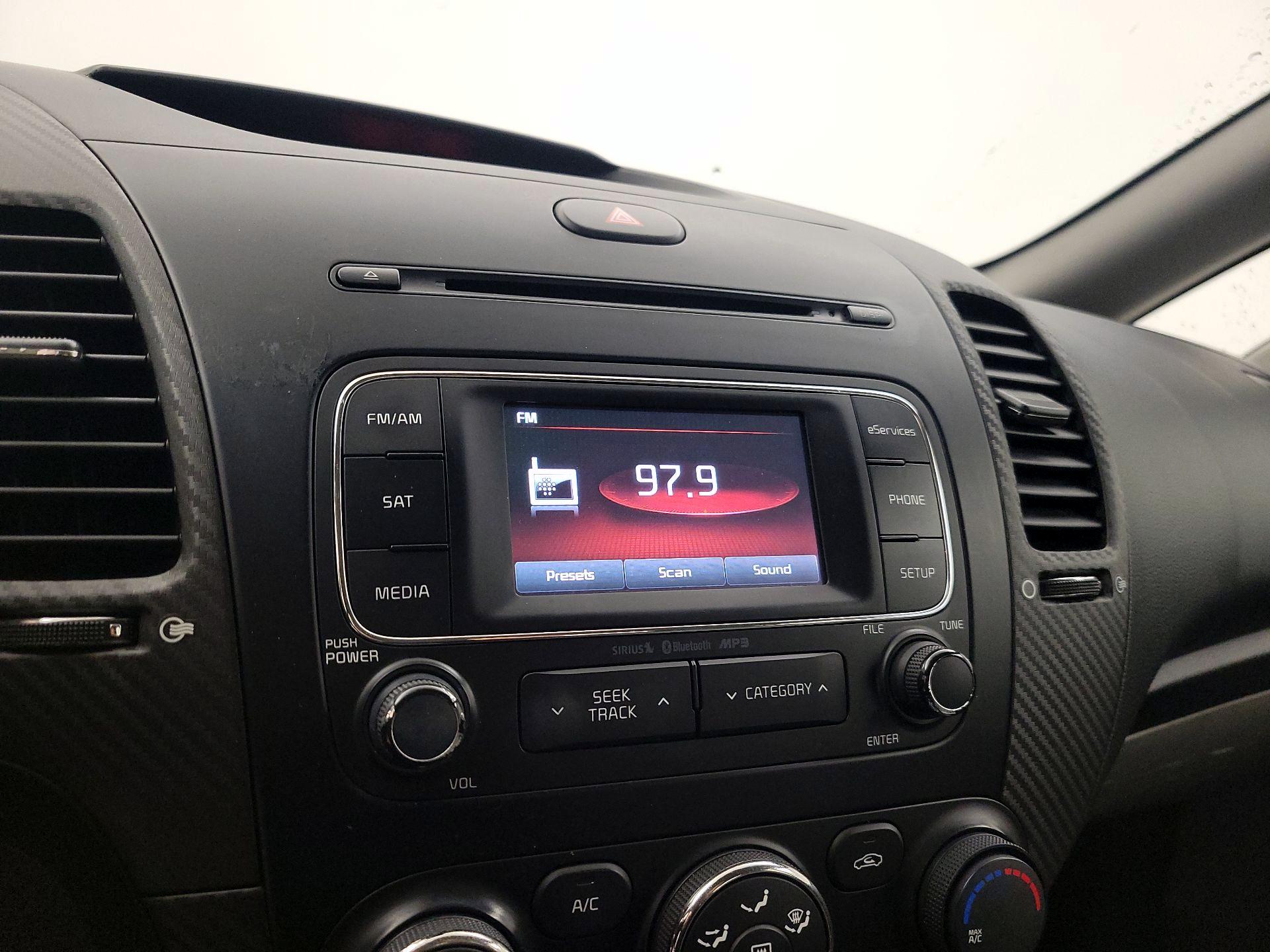 Thumbnail: 2014 Kia Forte - 15