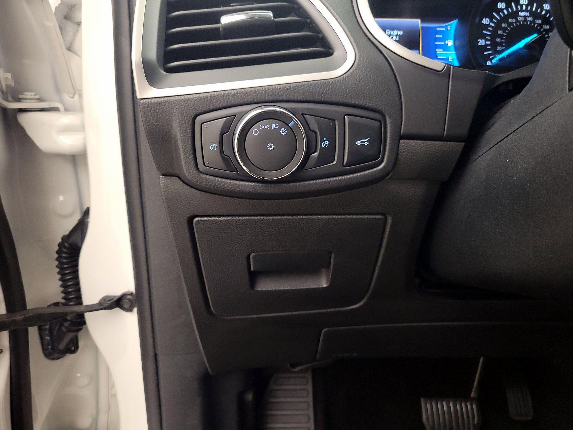 Thumbnail: 2016 Ford Edge - 13