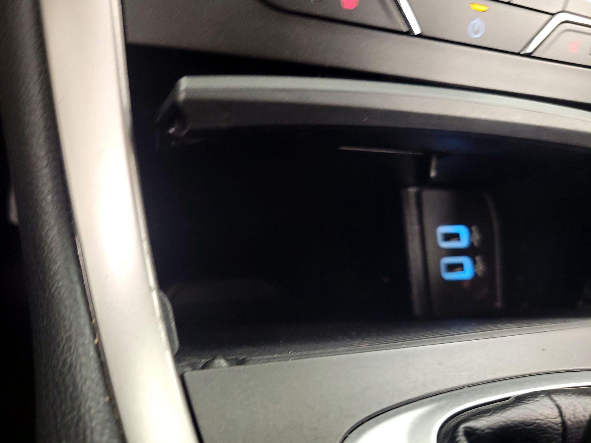 Thumbnail: 2016 Ford Edge - 18