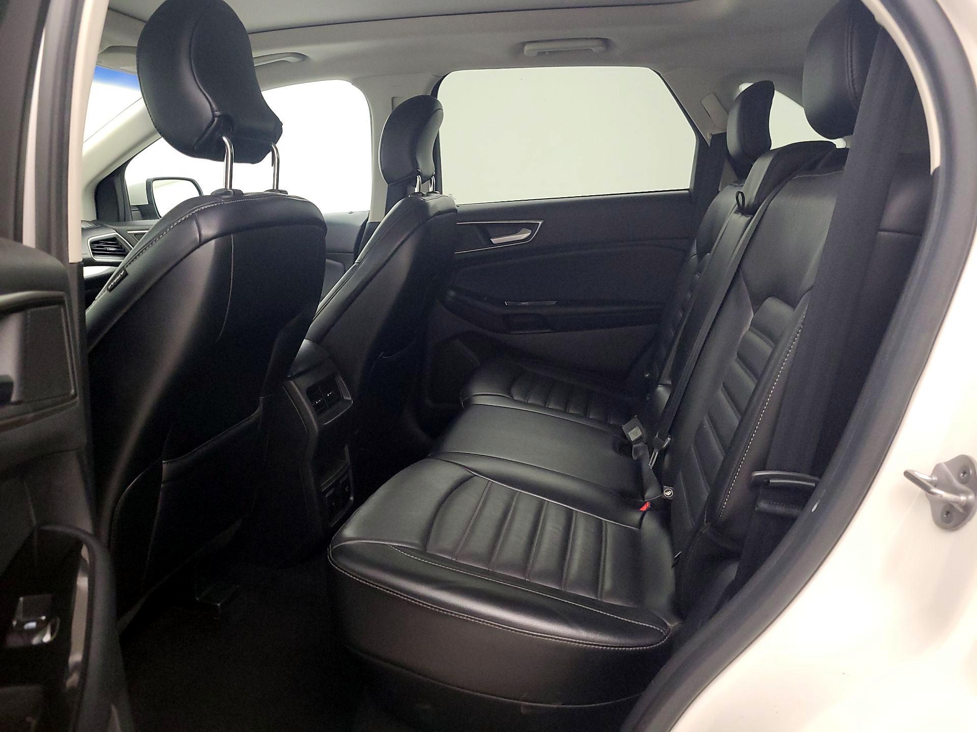 Thumbnail: 2016 Ford Edge - 19