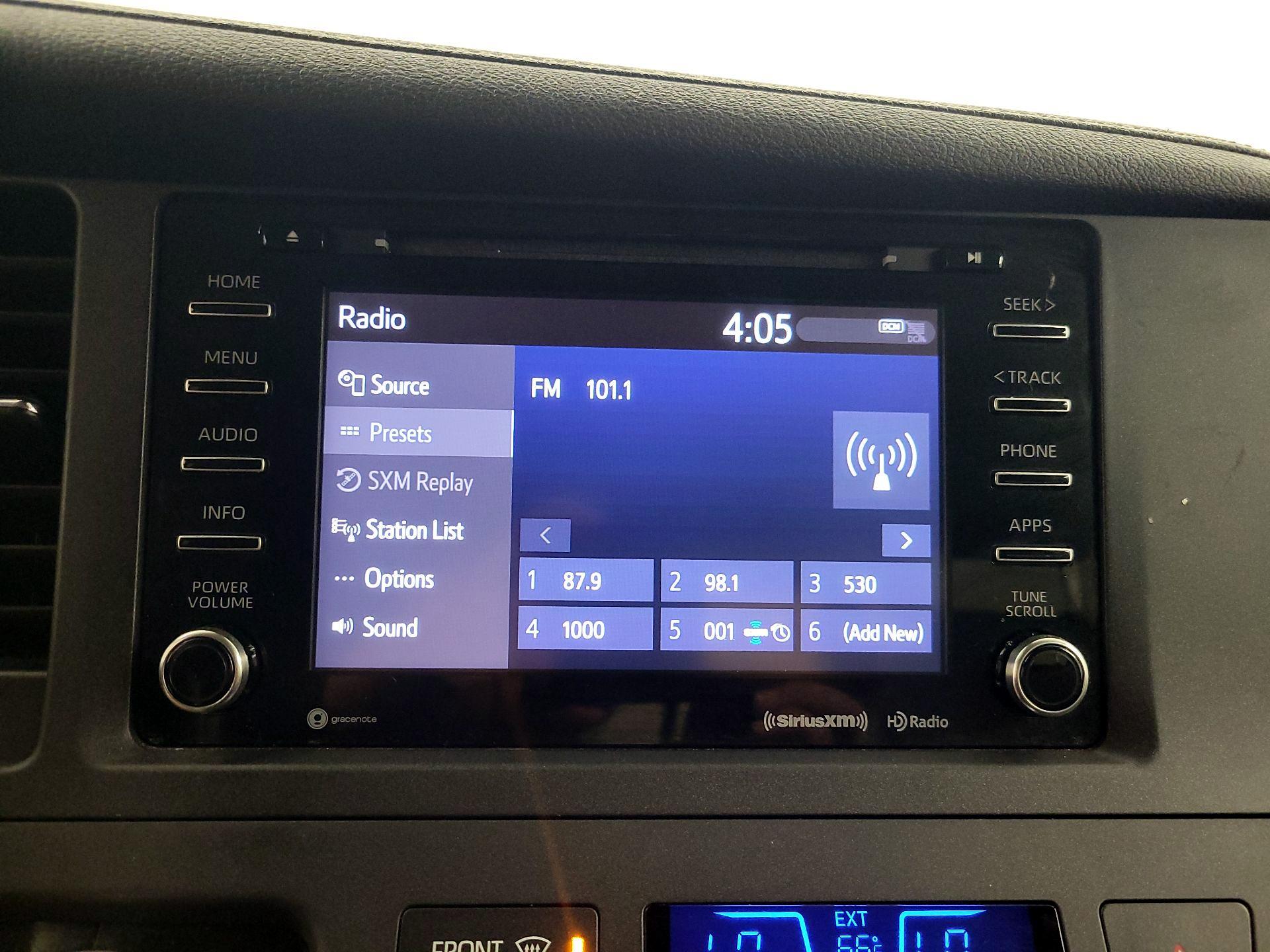 Thumbnail: 2018 Toyota Sienna - 15