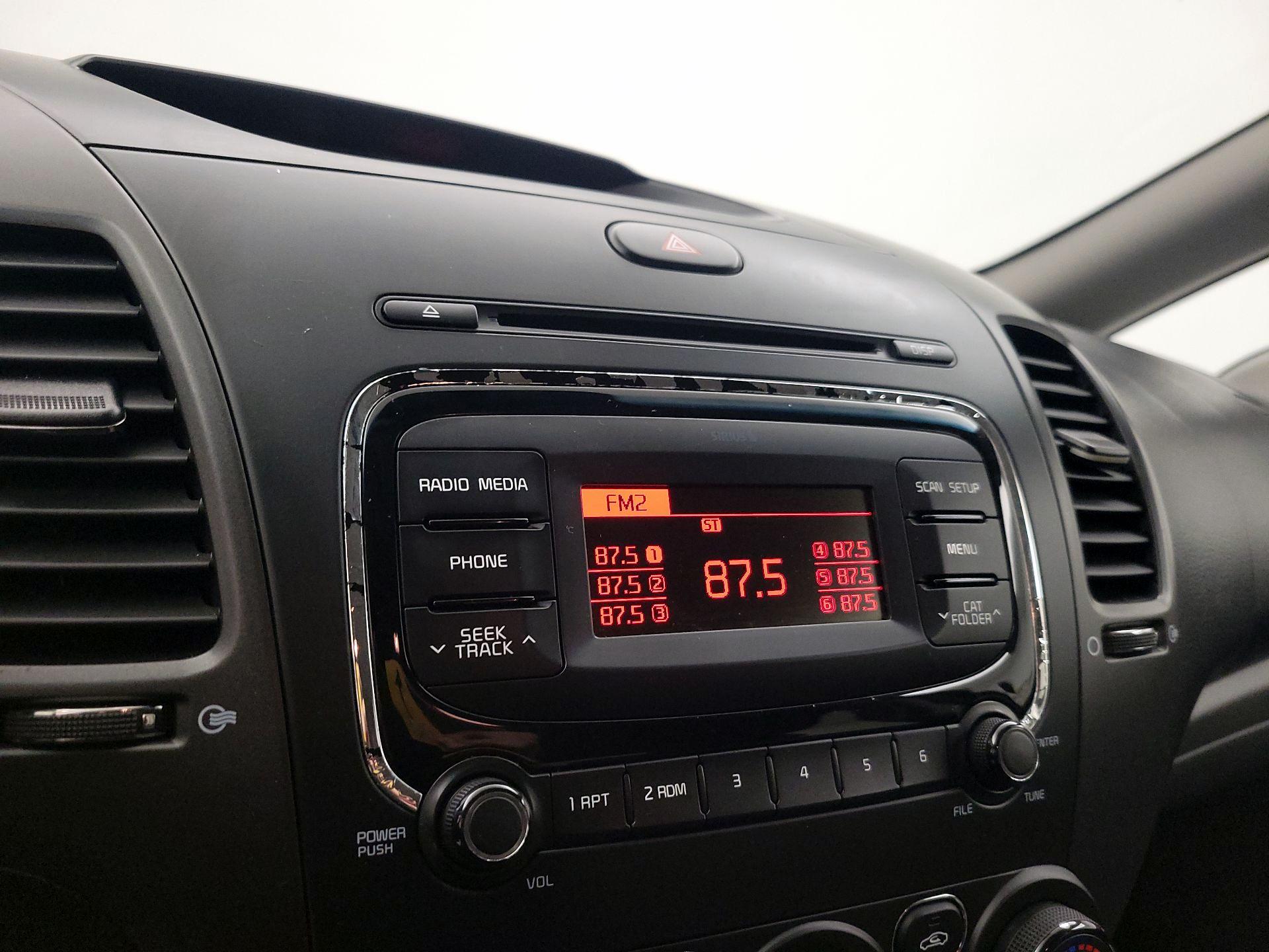 Thumbnail: 2017 Kia Forte - 14