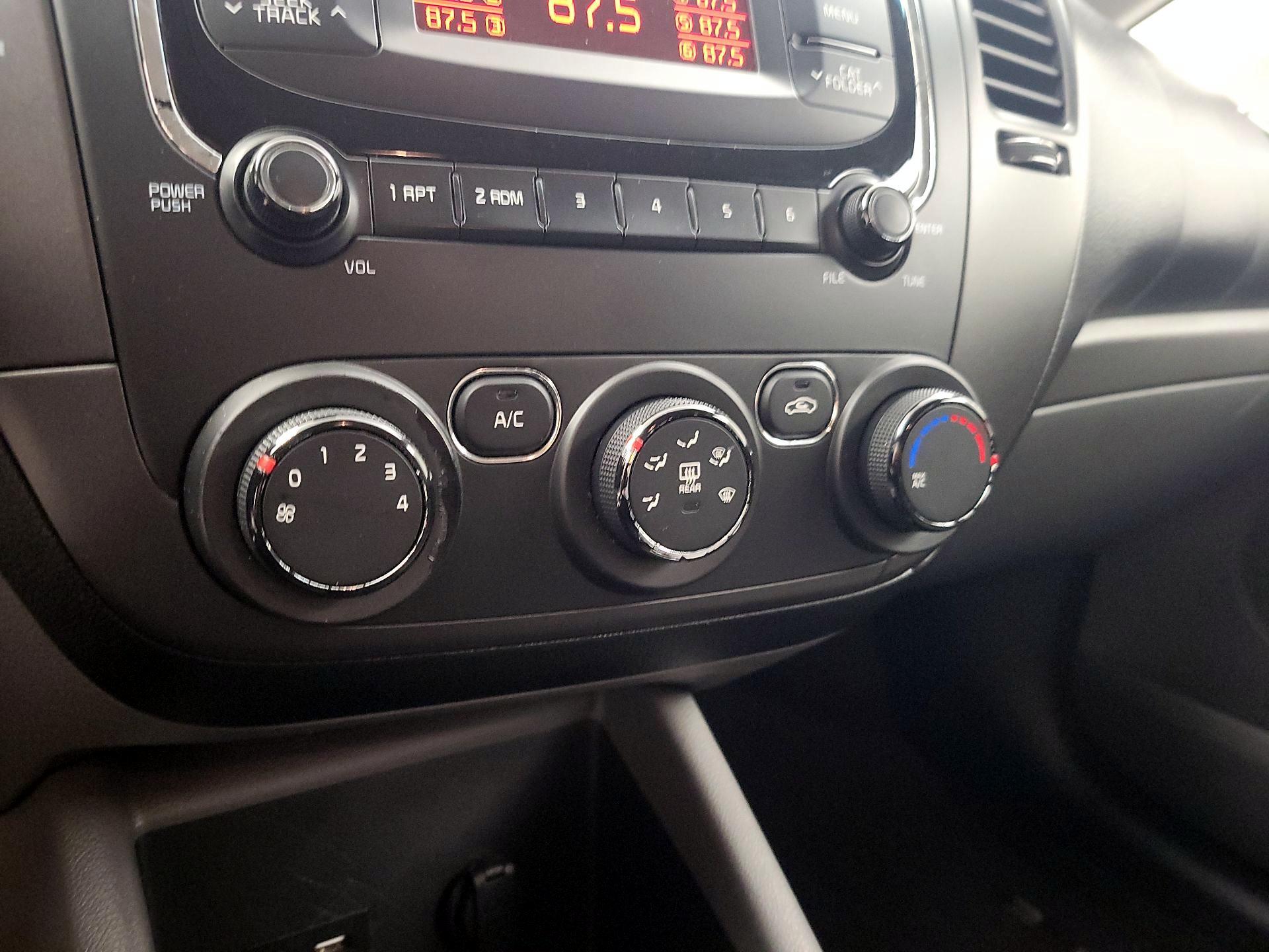 Thumbnail: 2017 Kia Forte - 15