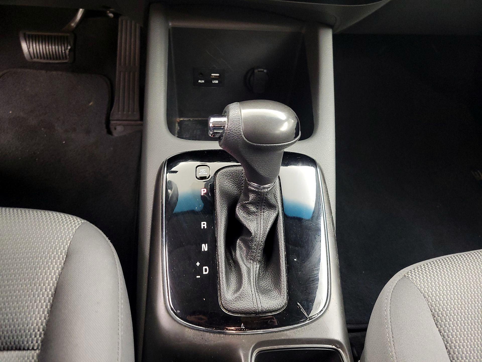 Thumbnail: 2017 Kia Forte - 16