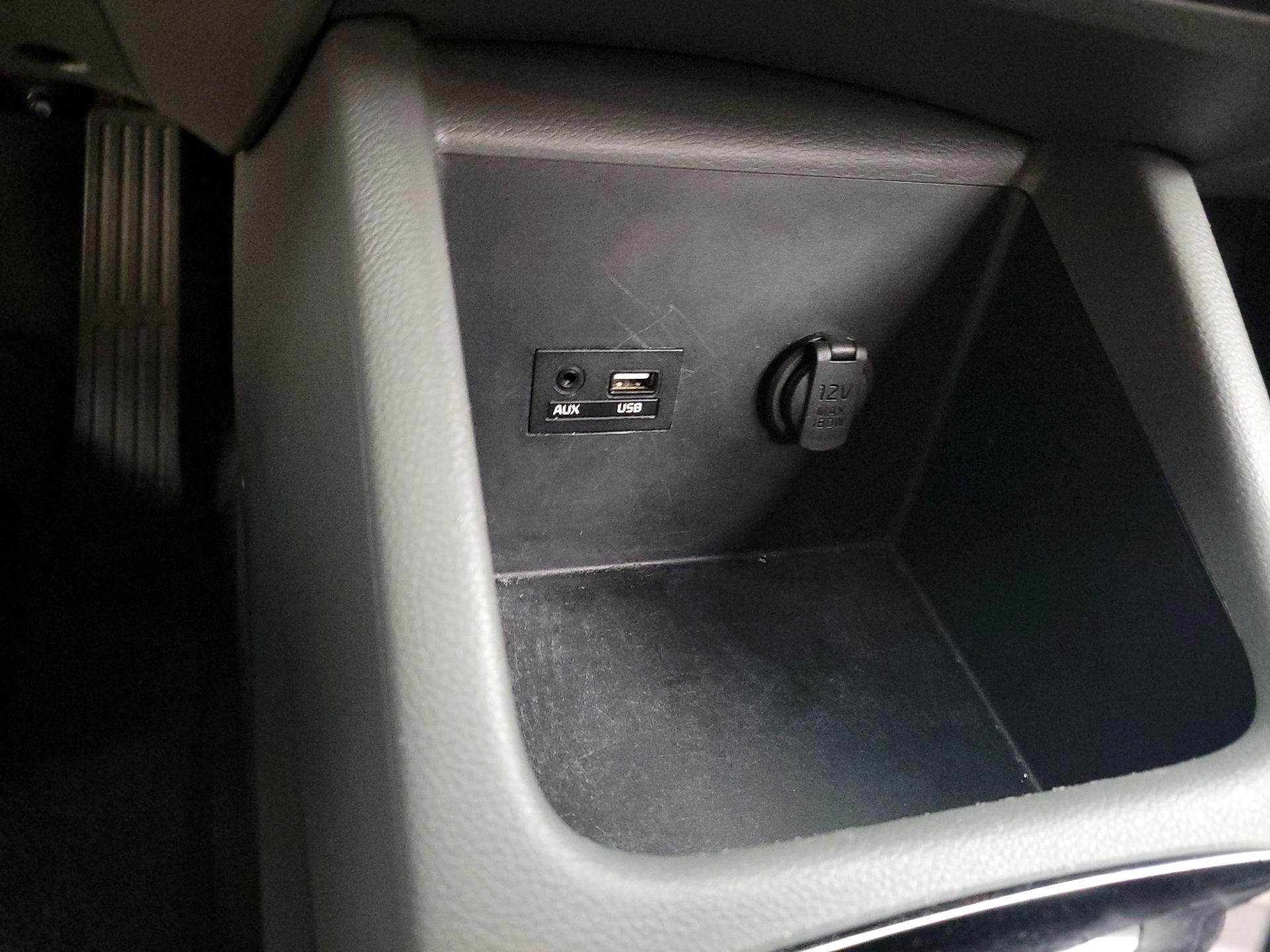 Thumbnail: 2017 Kia Forte - 17