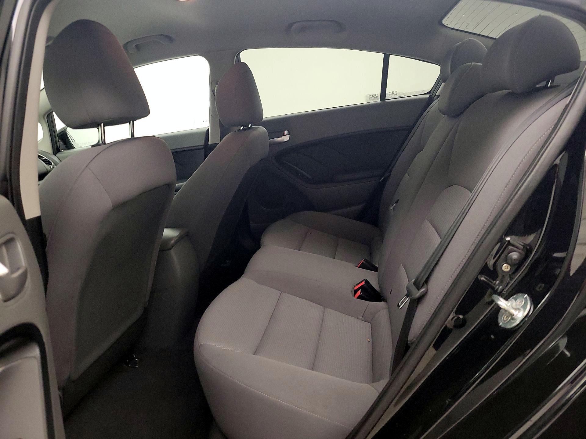 Thumbnail: 2017 Kia Forte - 18