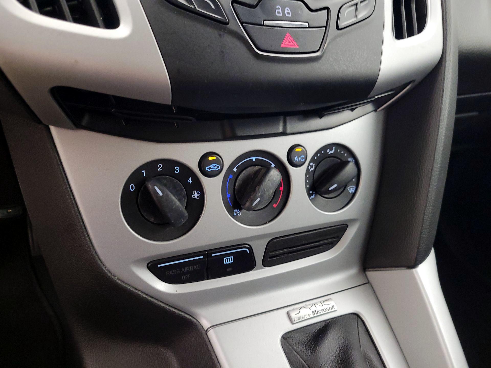 Thumbnail: 2014 Ford Focus - 15