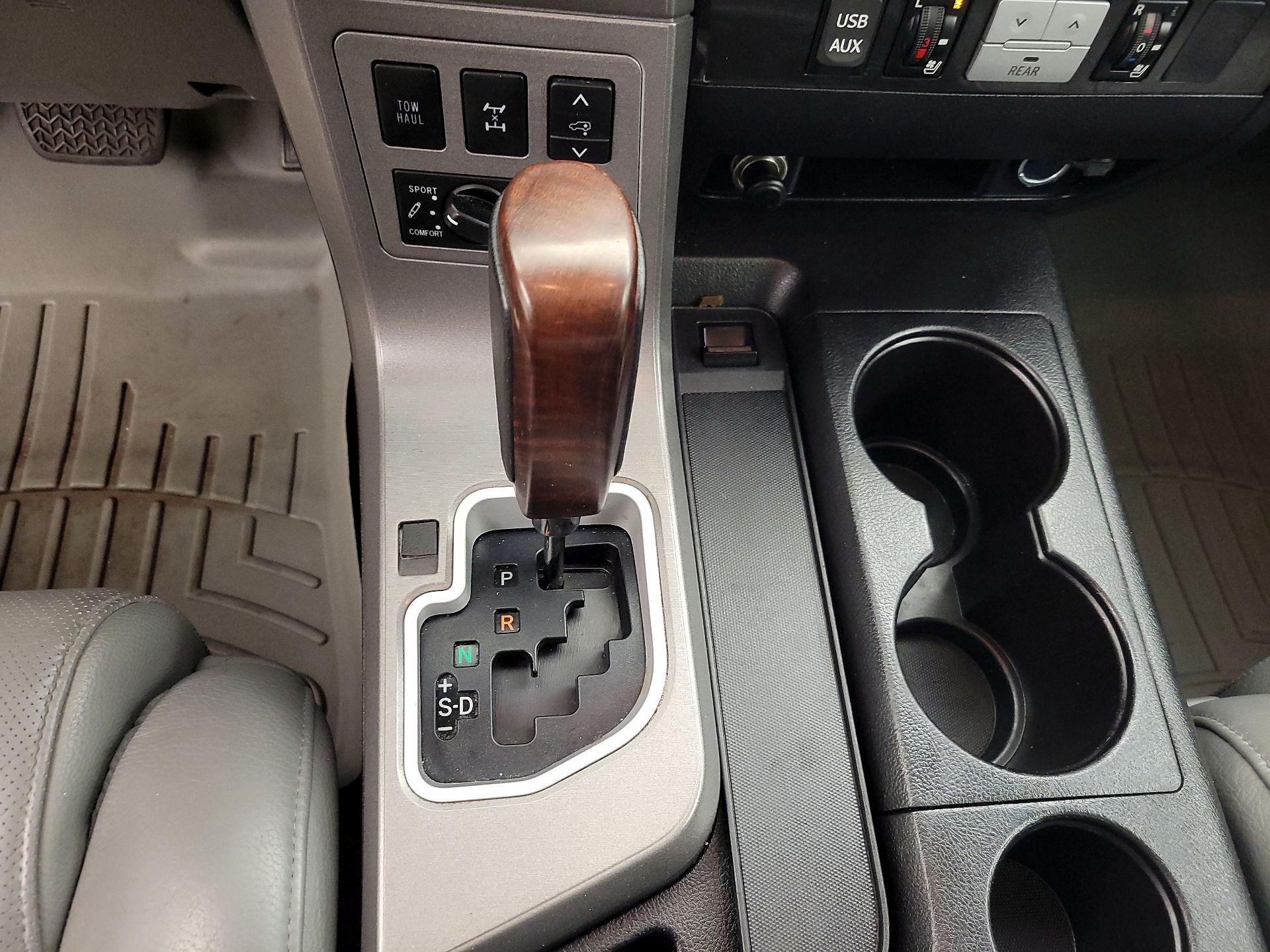 Thumbnail: 2016 Toyota Sequoia - 17