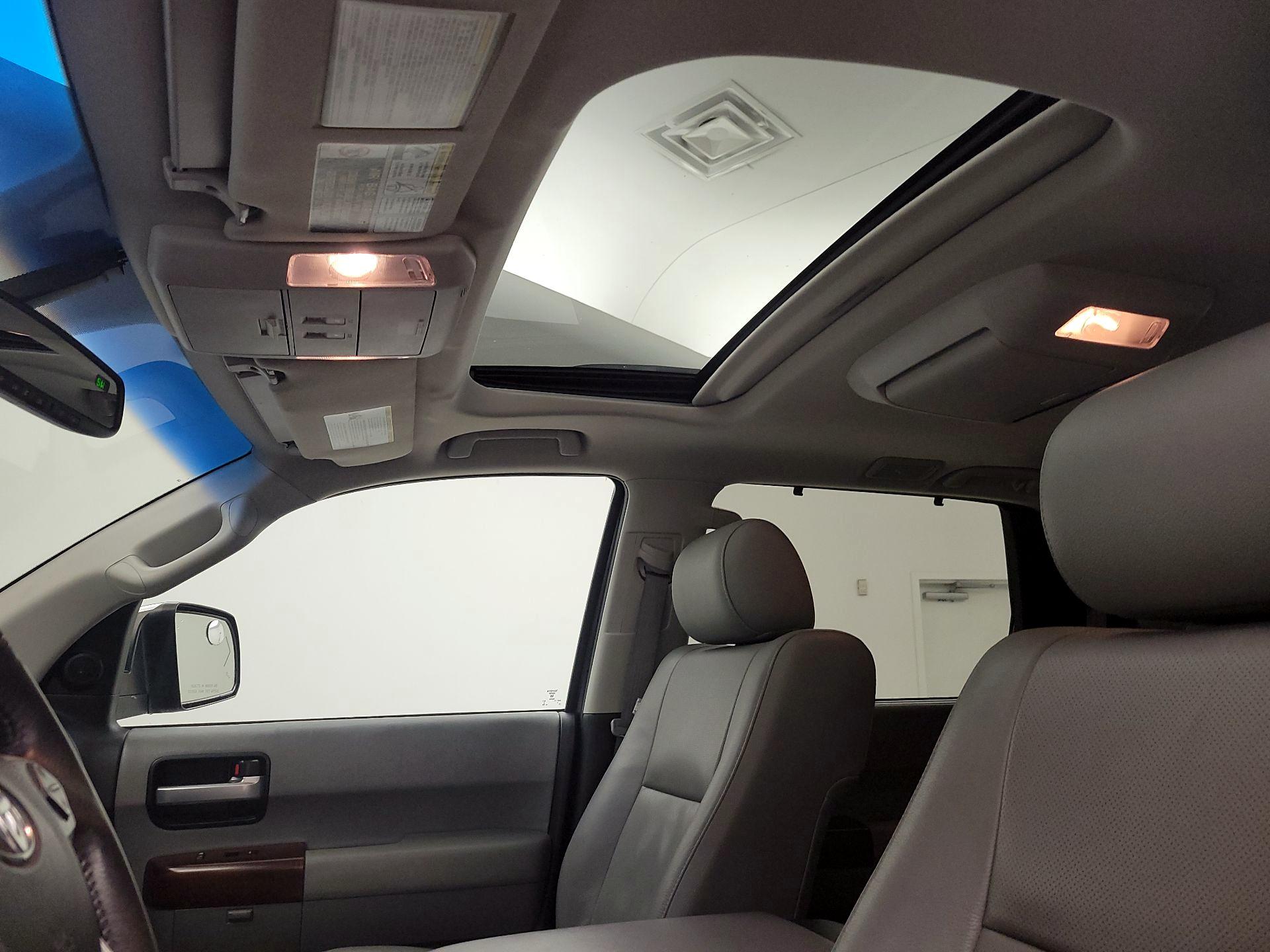 Thumbnail: 2016 Toyota Sequoia - 18