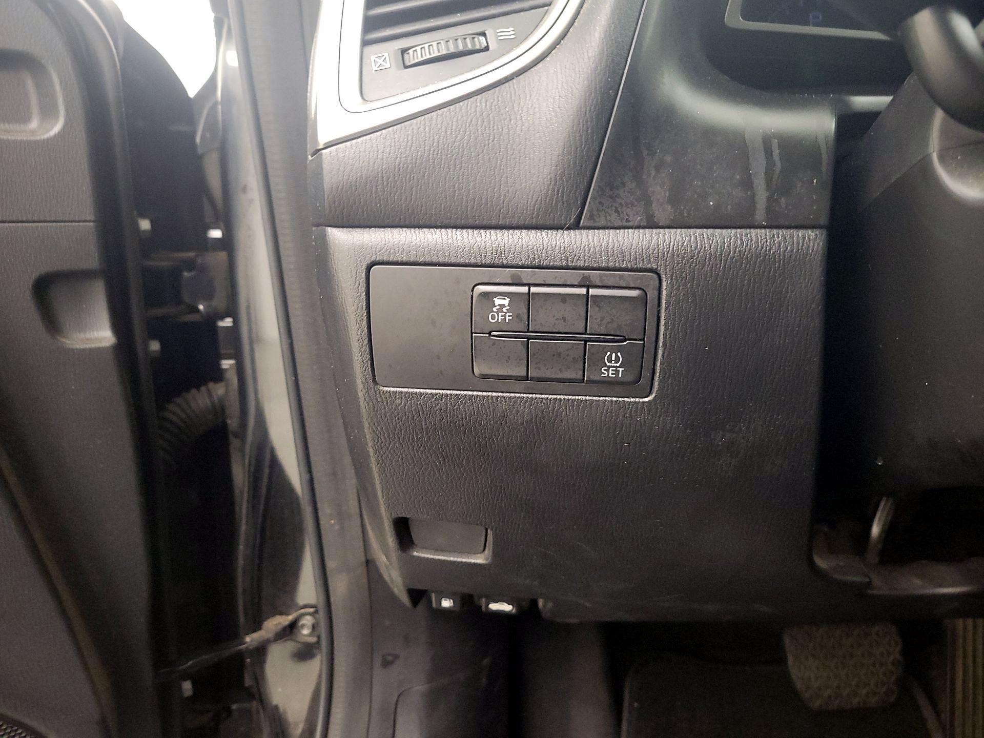 Thumbnail: 2018 Mazda Mazda3 - 13