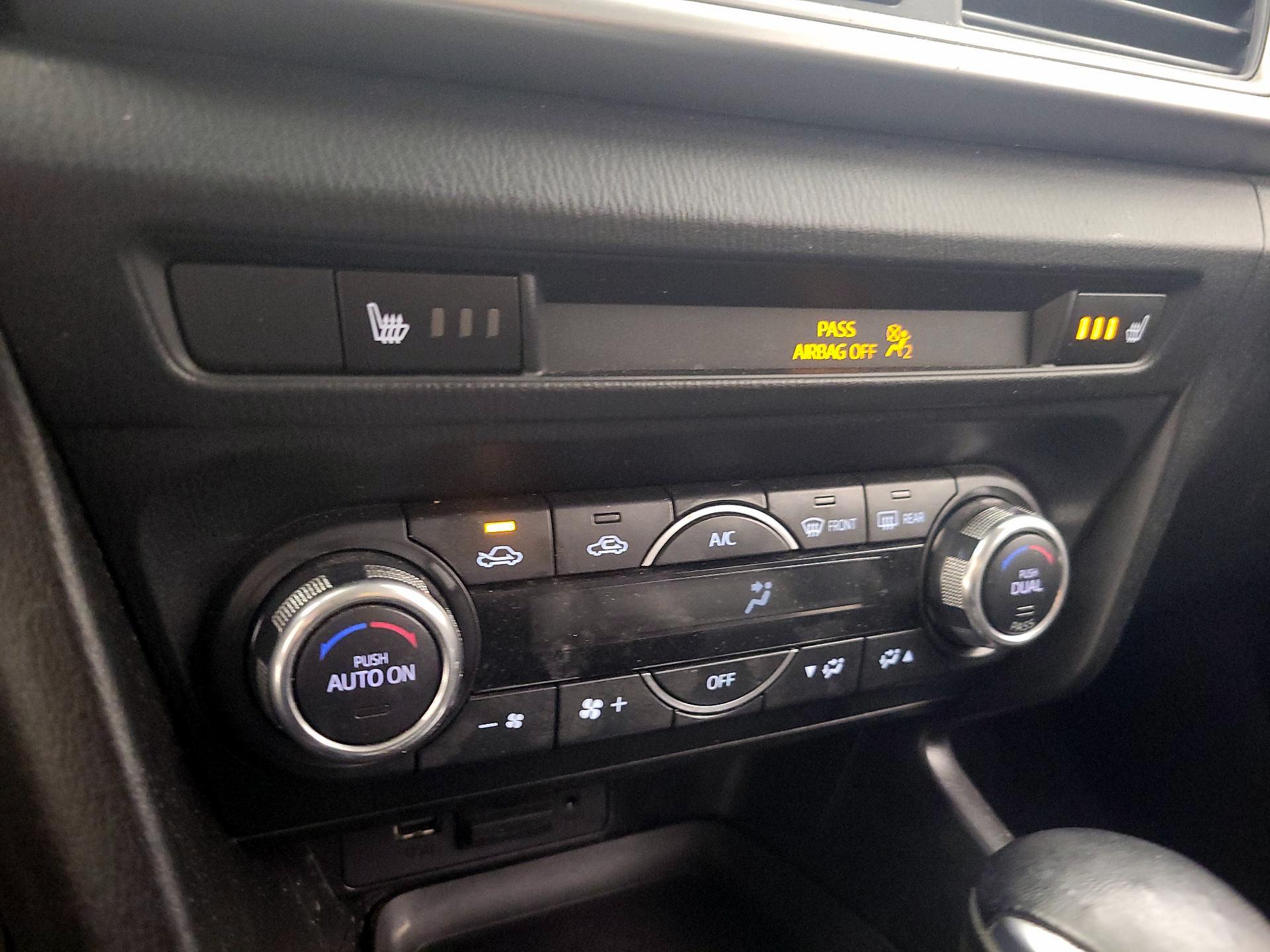 Thumbnail: 2018 Mazda Mazda3 - 15