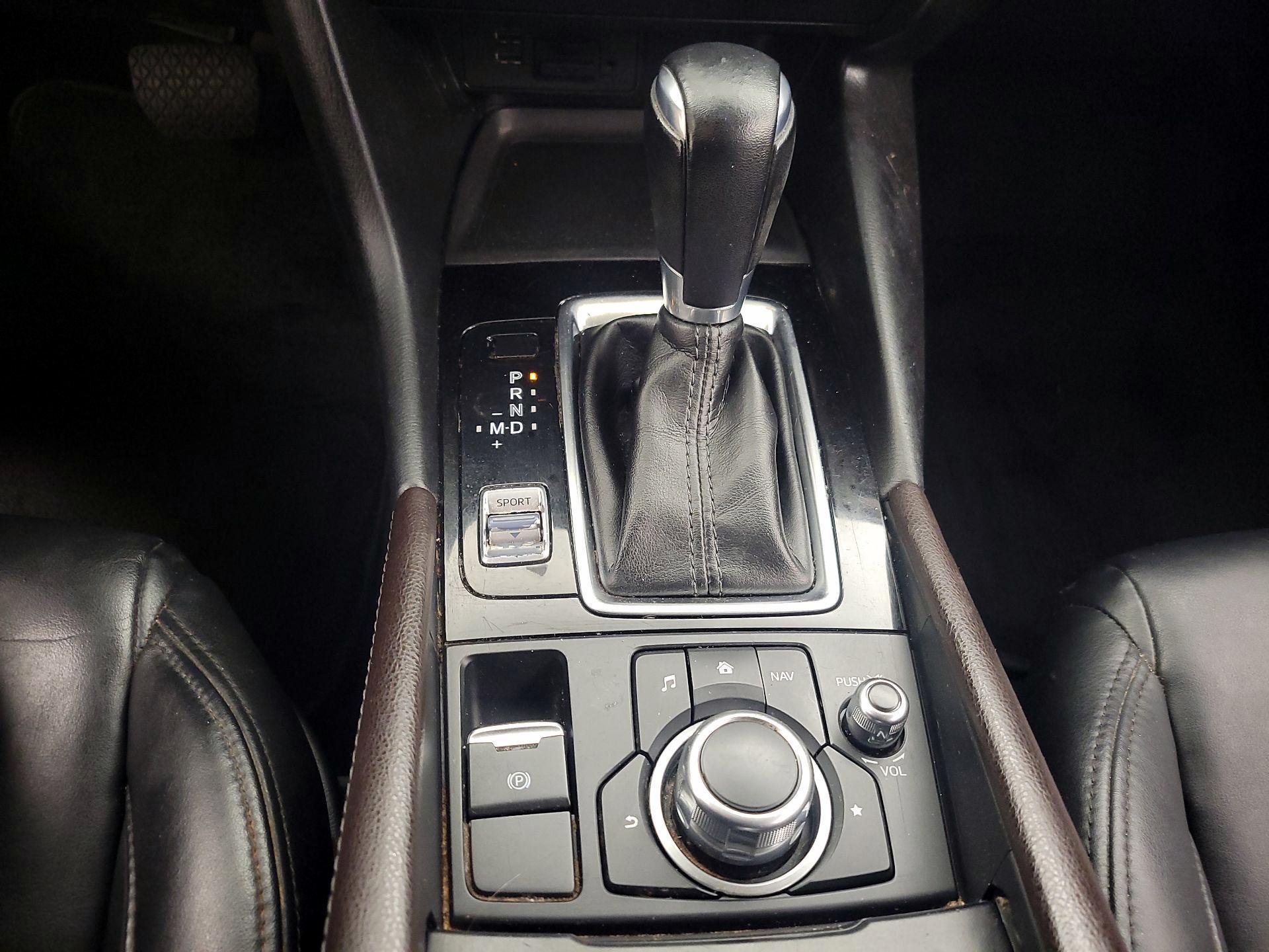 Thumbnail: 2018 Mazda Mazda3 - 17