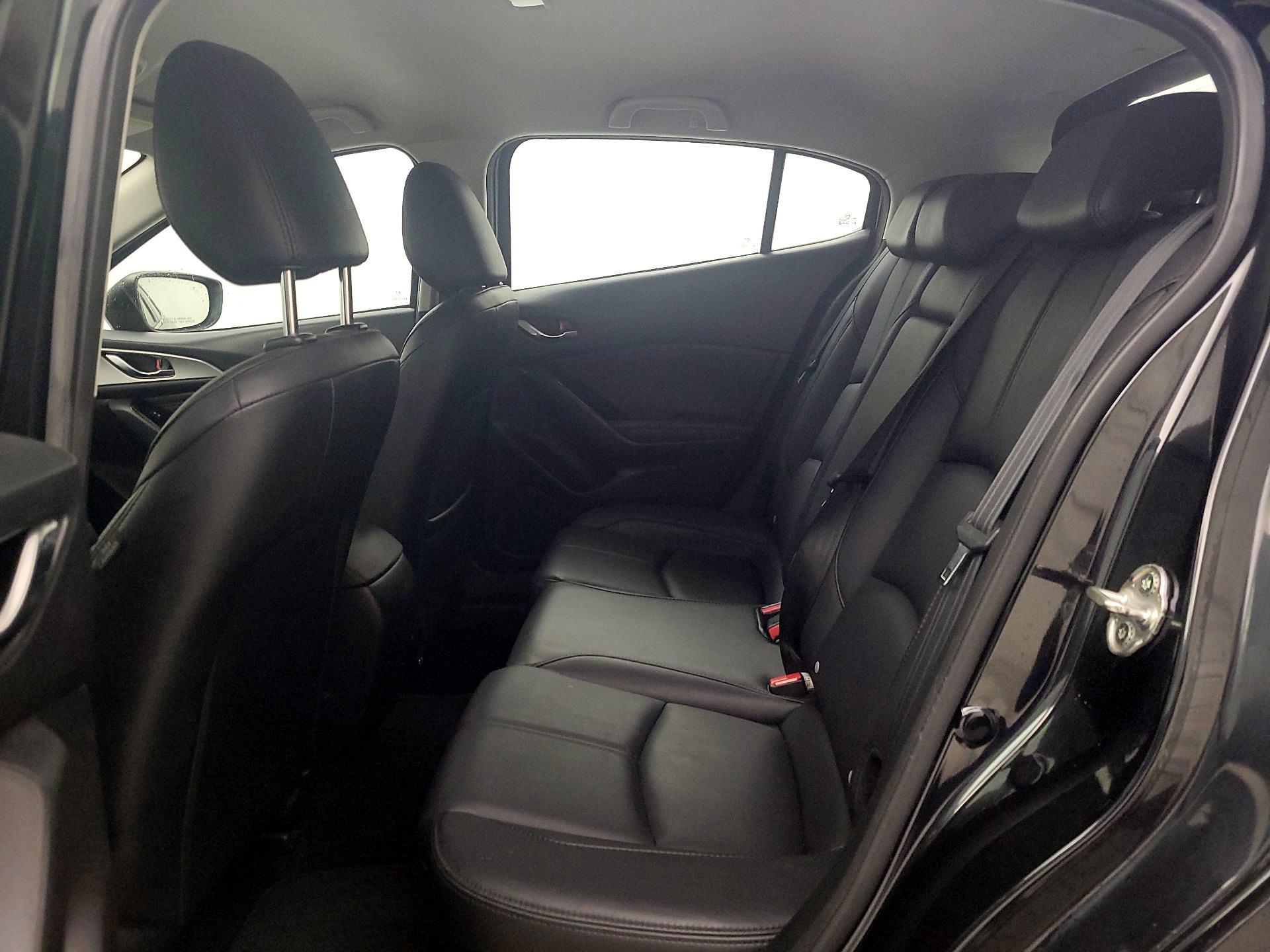 Thumbnail: 2018 Mazda Mazda3 - 19