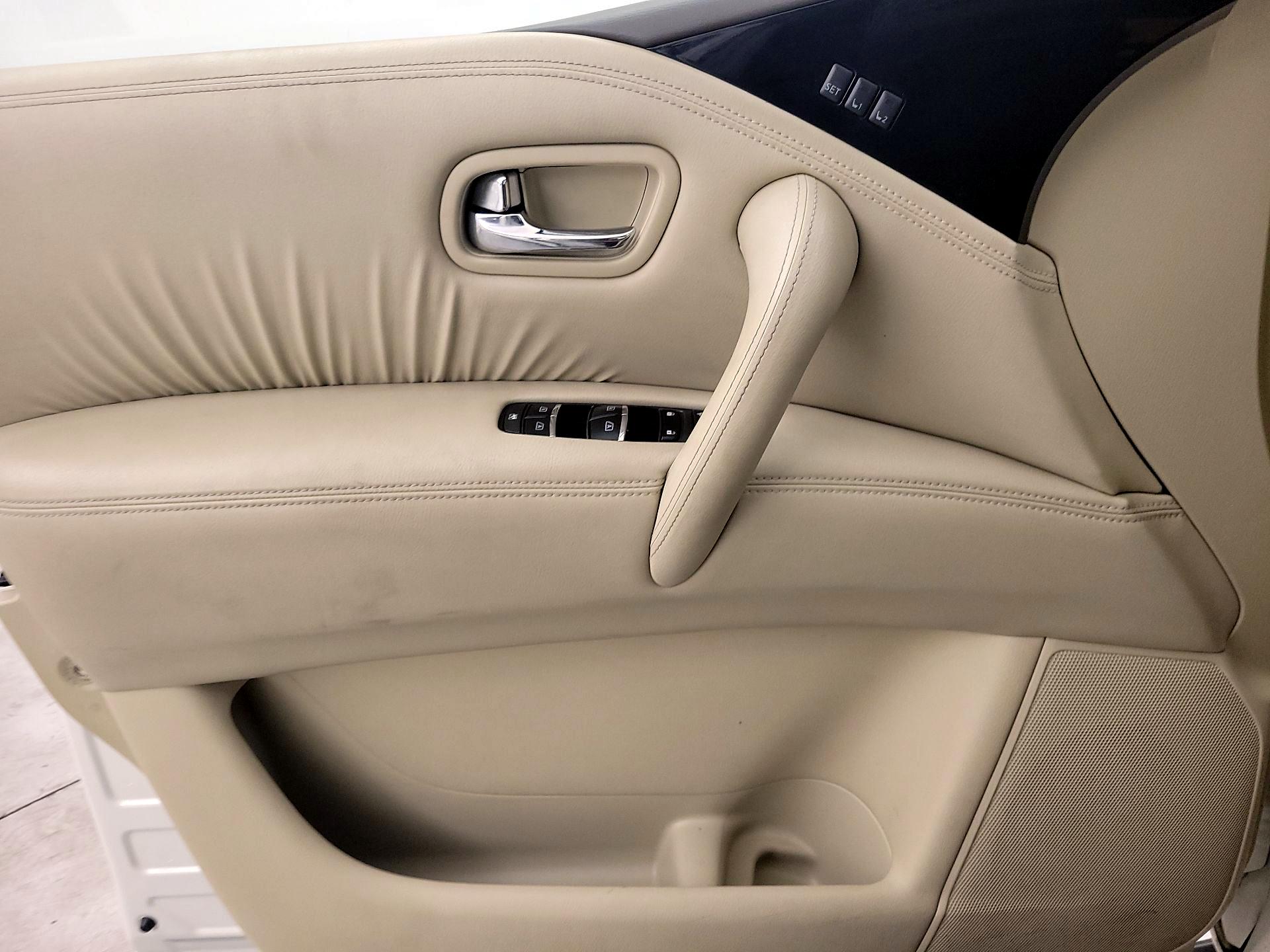 Thumbnail: 2016 INFINITI QX80 - 12