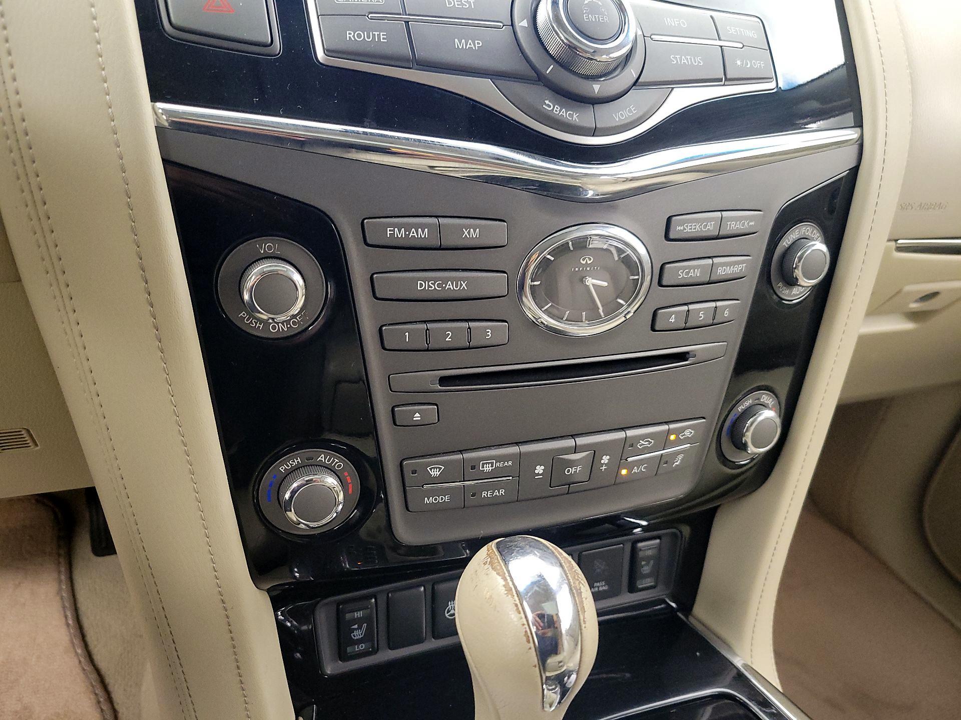 Thumbnail: 2016 INFINITI QX80 - 16
