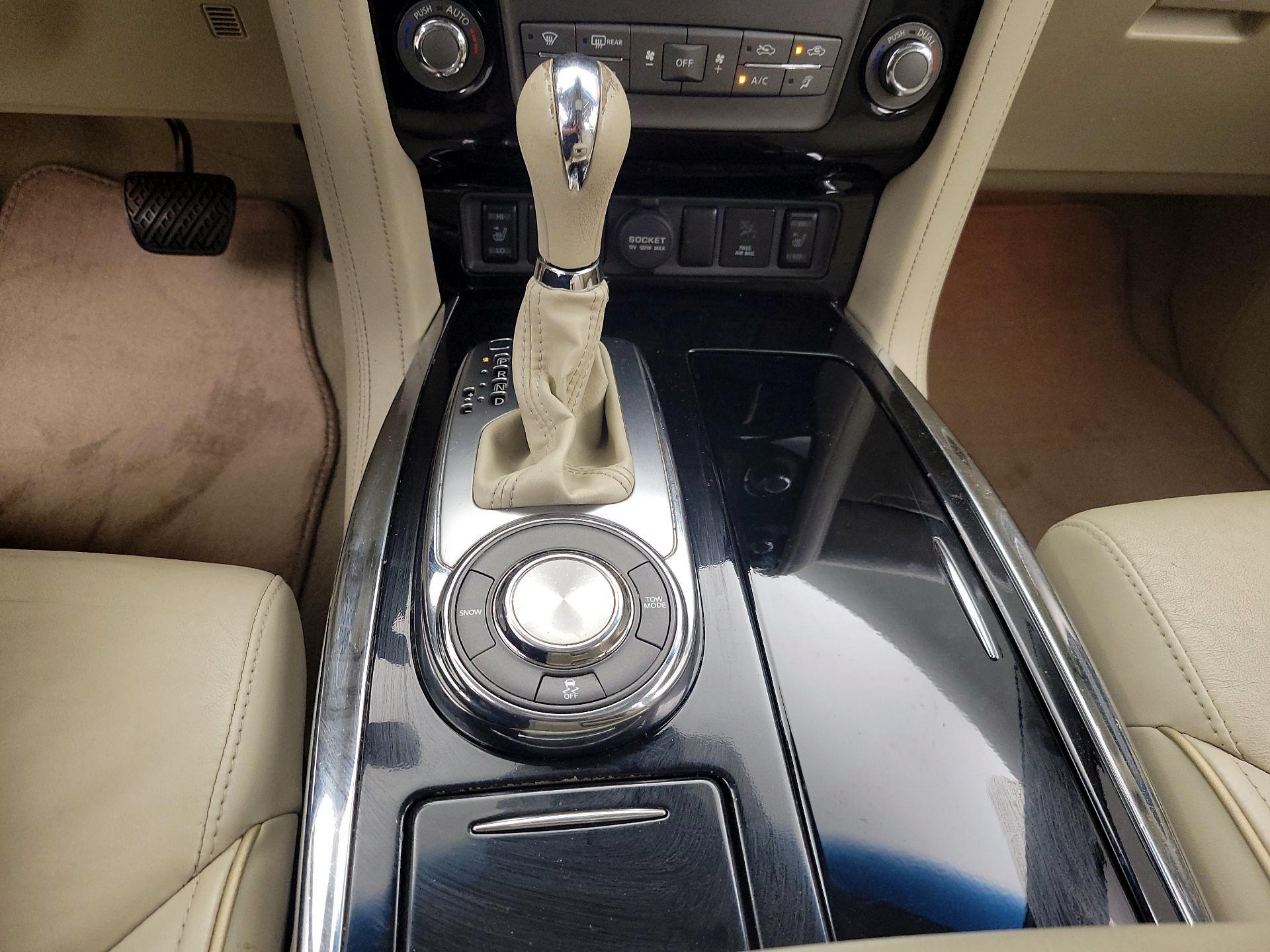 Thumbnail: 2016 INFINITI QX80 - 17