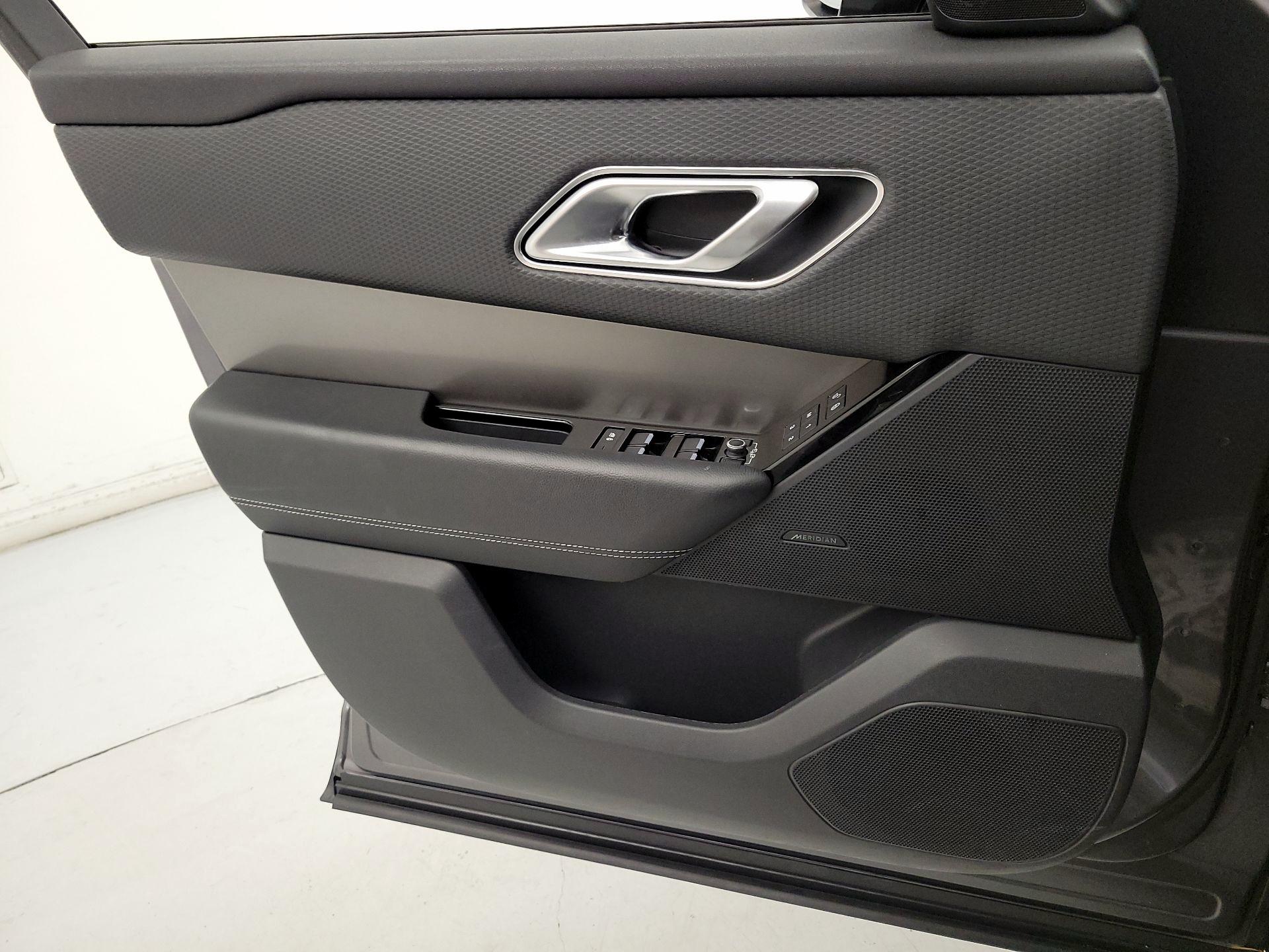 Thumbnail: 2019 Land Rover Range Rover Velar - 12