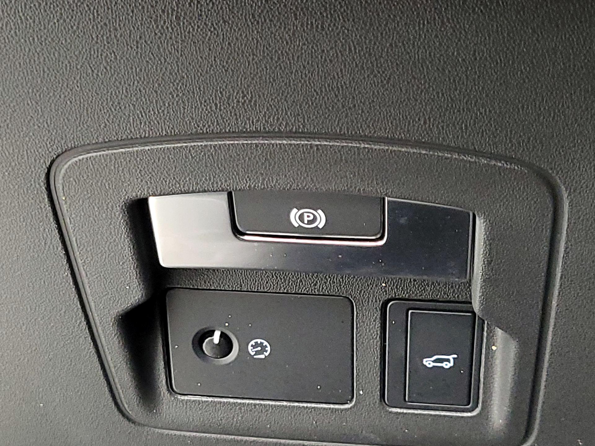 Thumbnail: 2019 Land Rover Range Rover Velar - 13