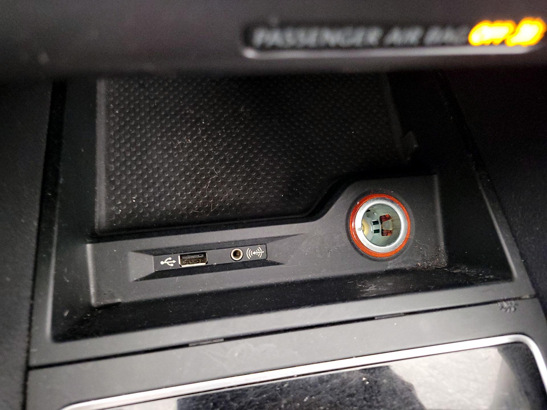 Thumbnail: 2017 Volkswagen Passat - 18