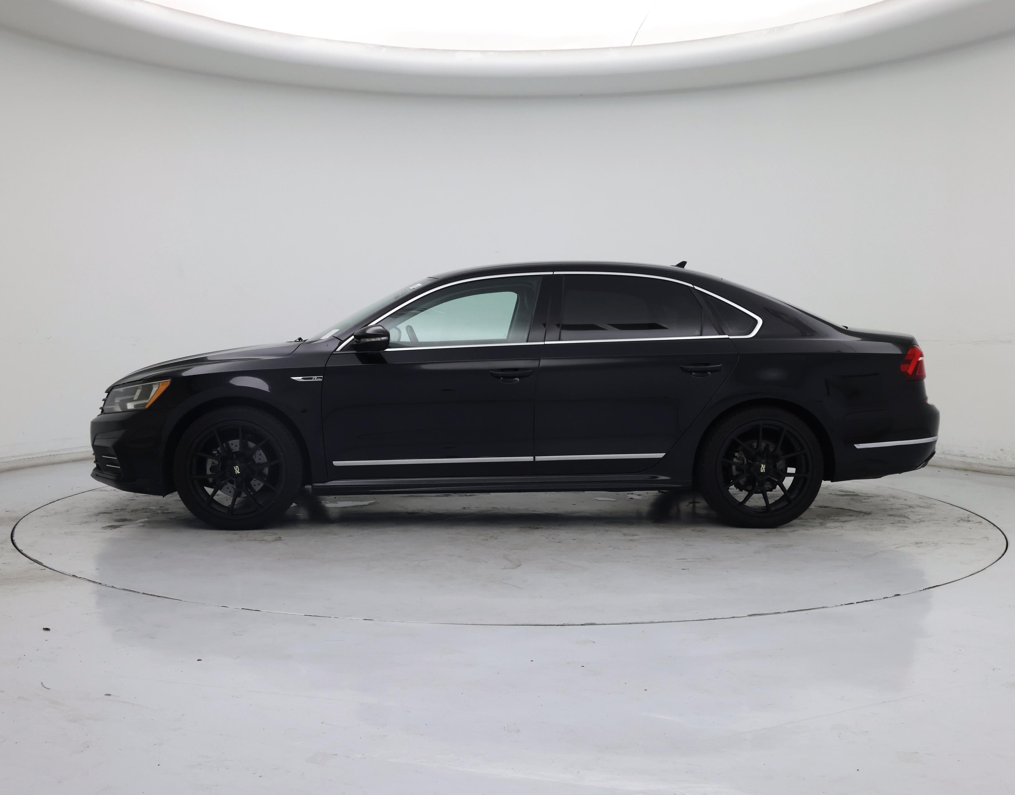 Thumbnail: 2017 Volkswagen Passat - 3