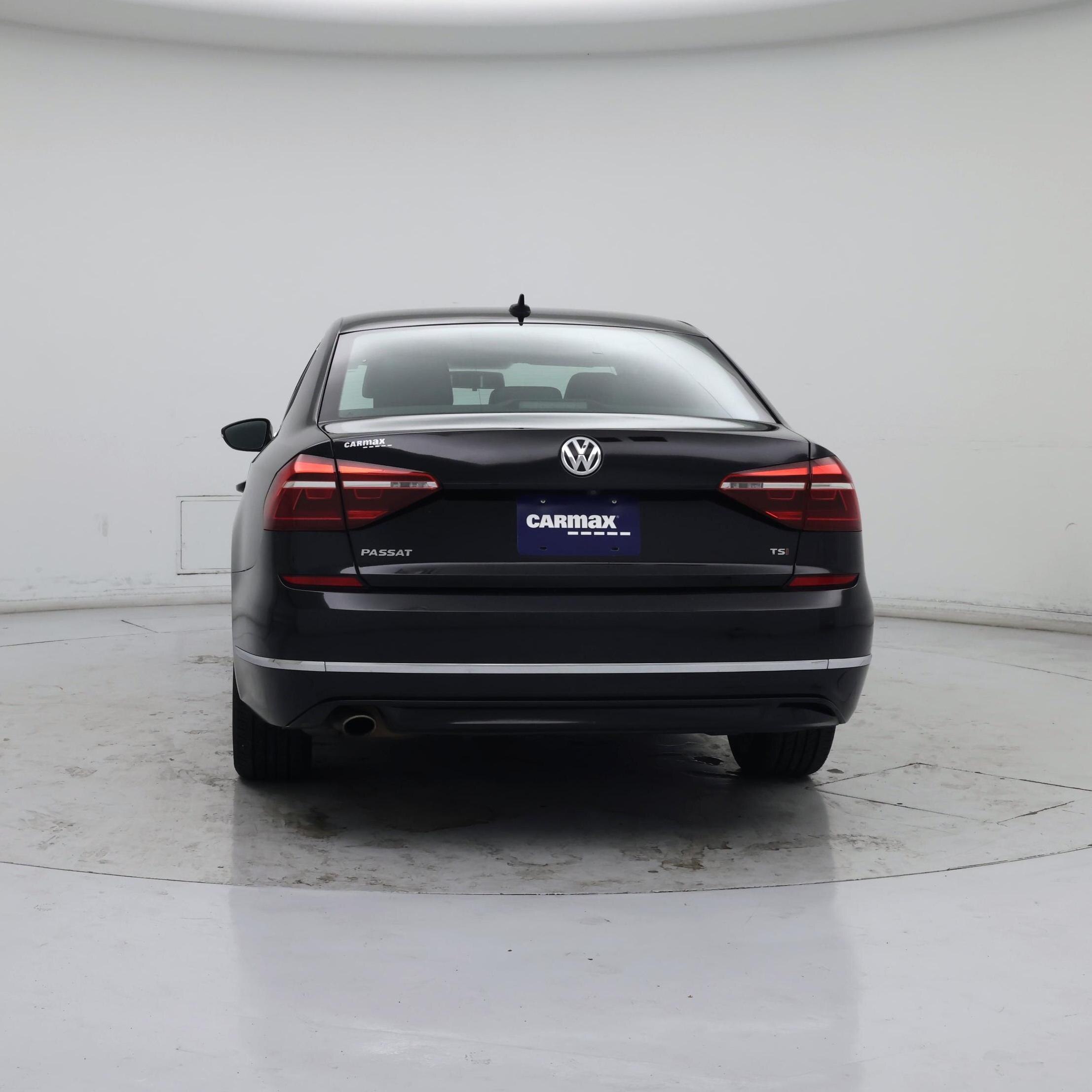 Thumbnail: 2017 Volkswagen Passat - 6