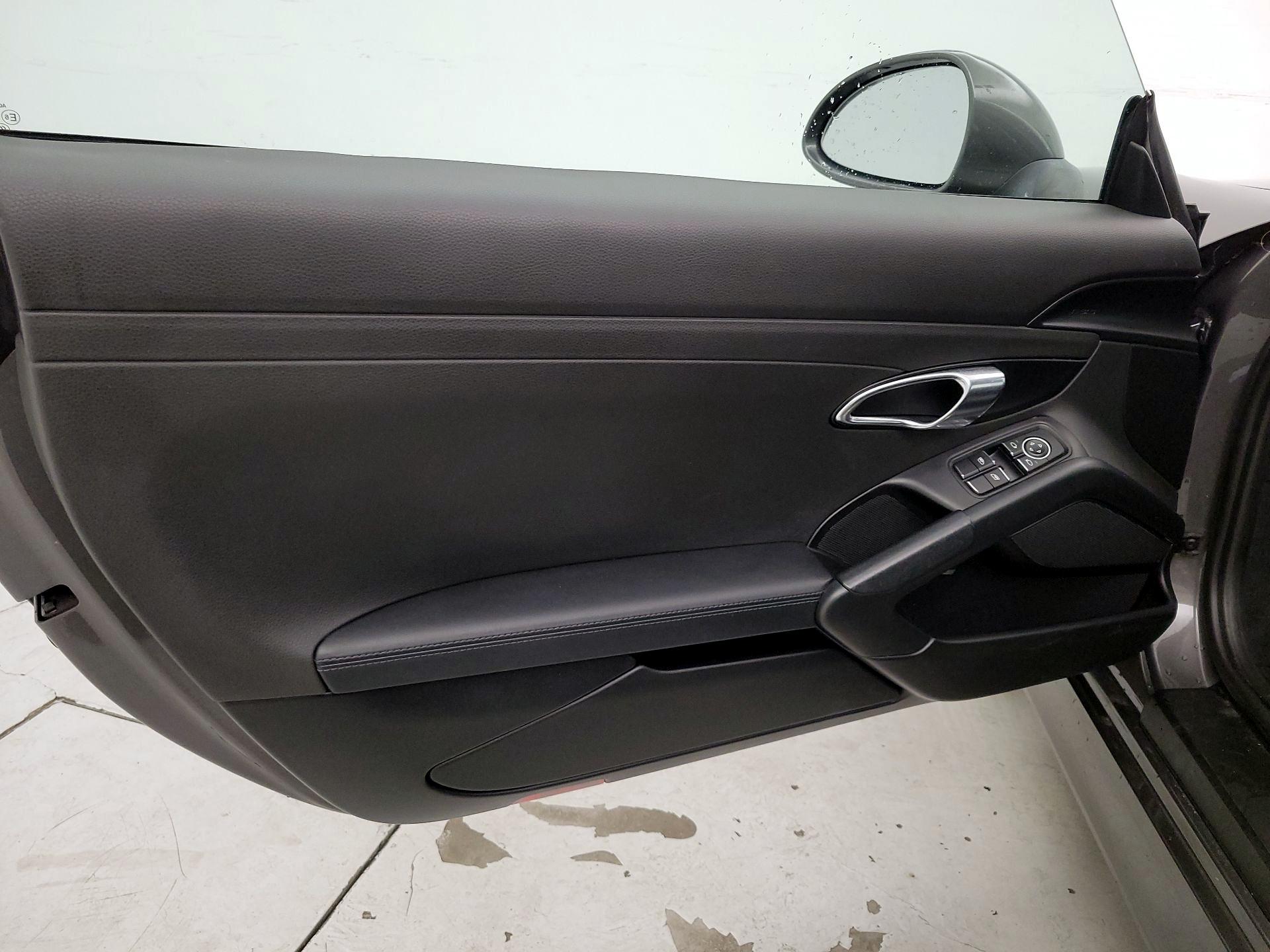 Thumbnail: 2015 Porsche Cayman - 12