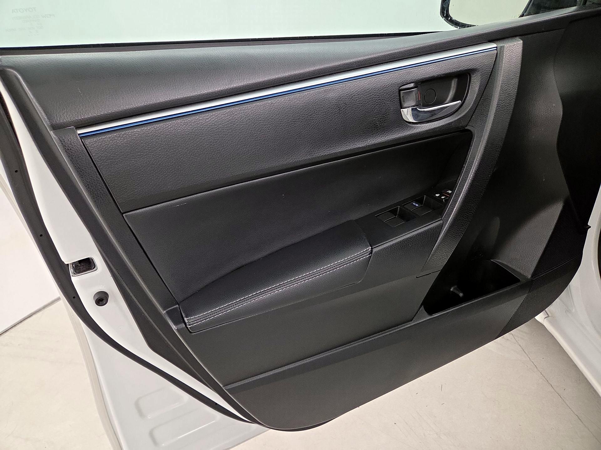 Thumbnail: 2015 Toyota Corolla - 12