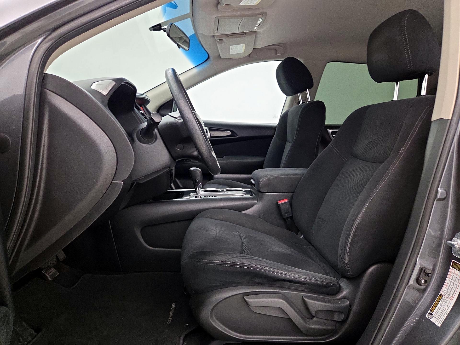 Thumbnail: 2016 Nissan Pathfinder - 11