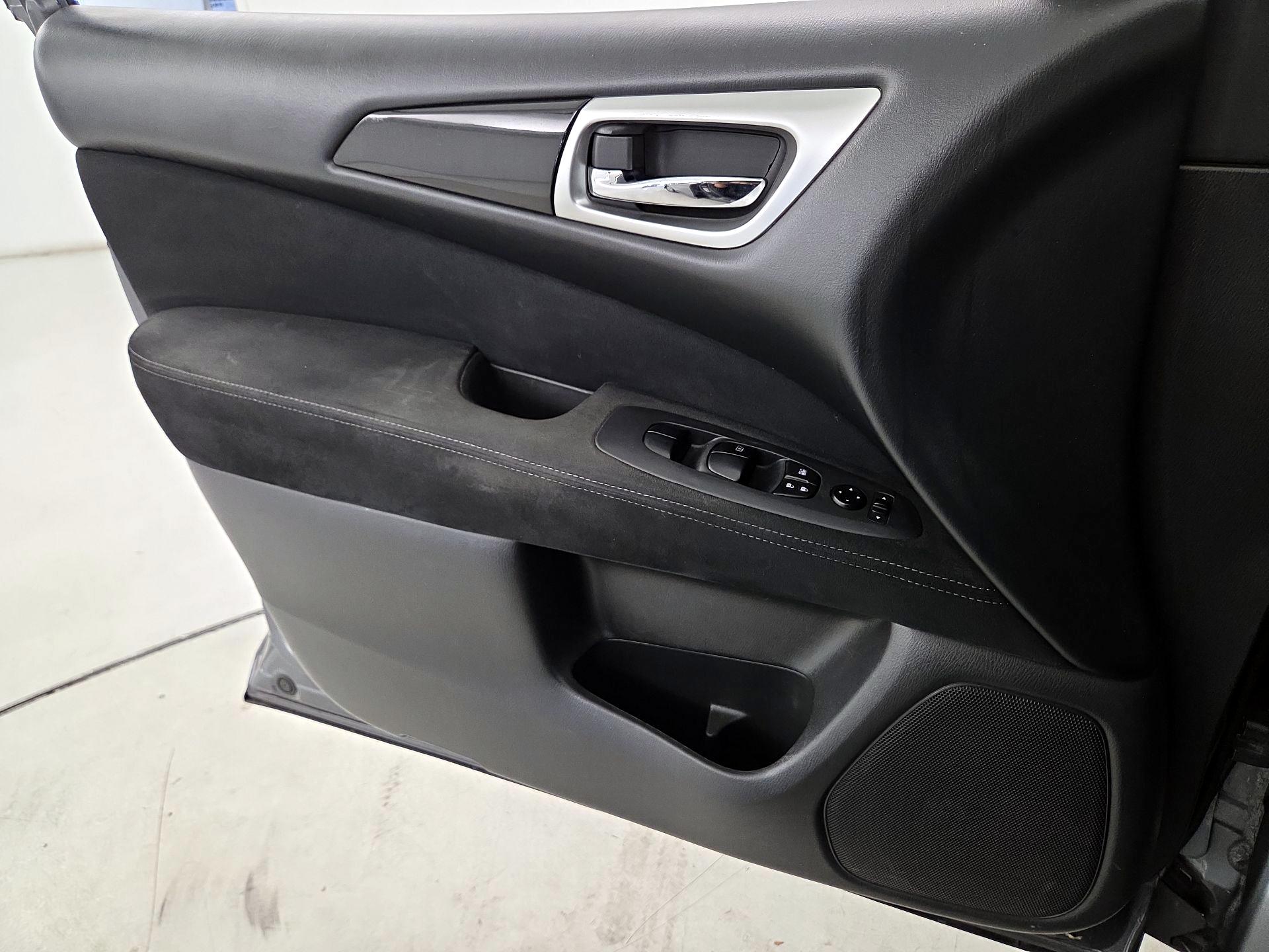 Thumbnail: 2016 Nissan Pathfinder - 12