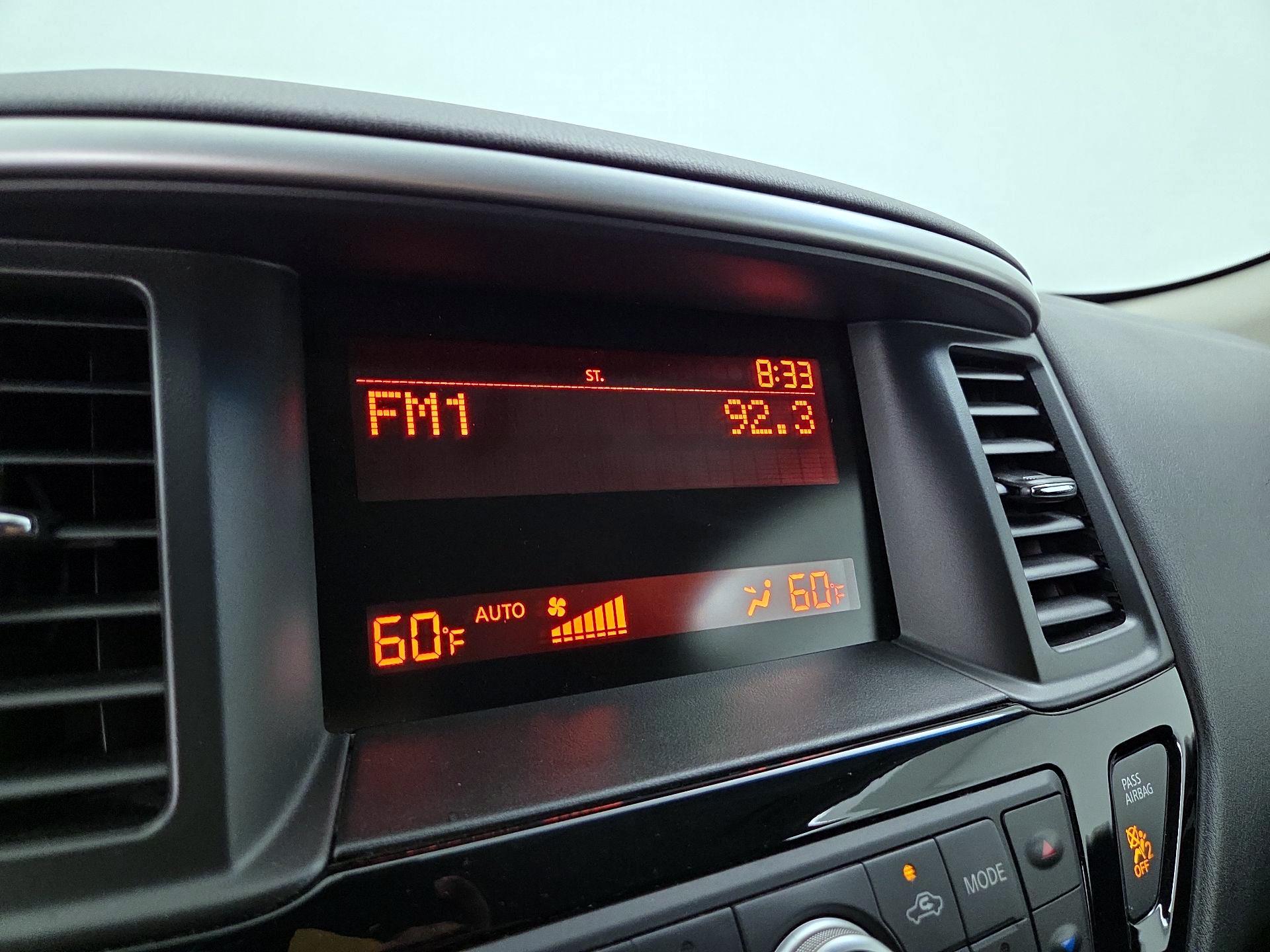 Thumbnail: 2016 Nissan Pathfinder - 14