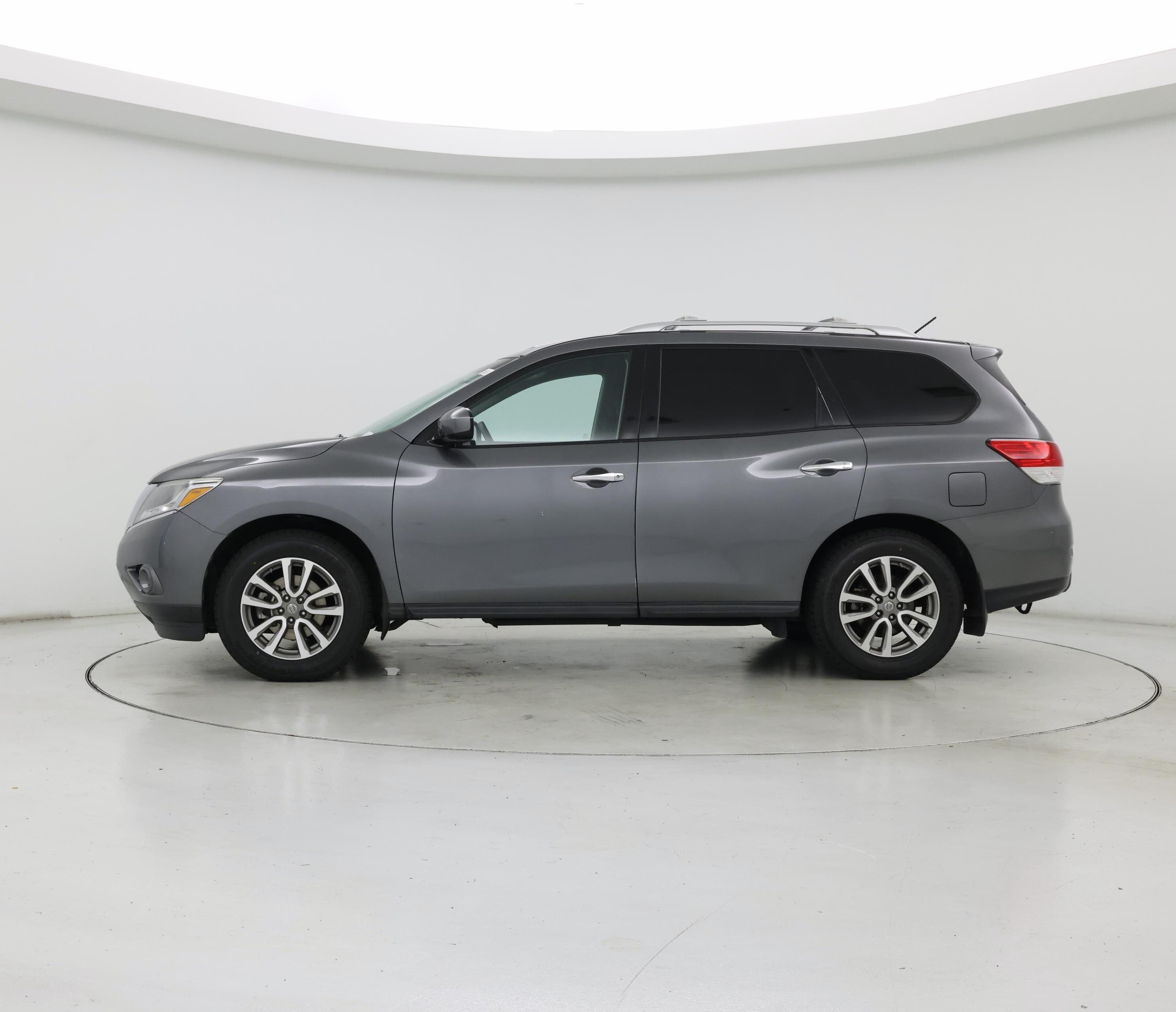 Thumbnail: 2016 Nissan Pathfinder - 3