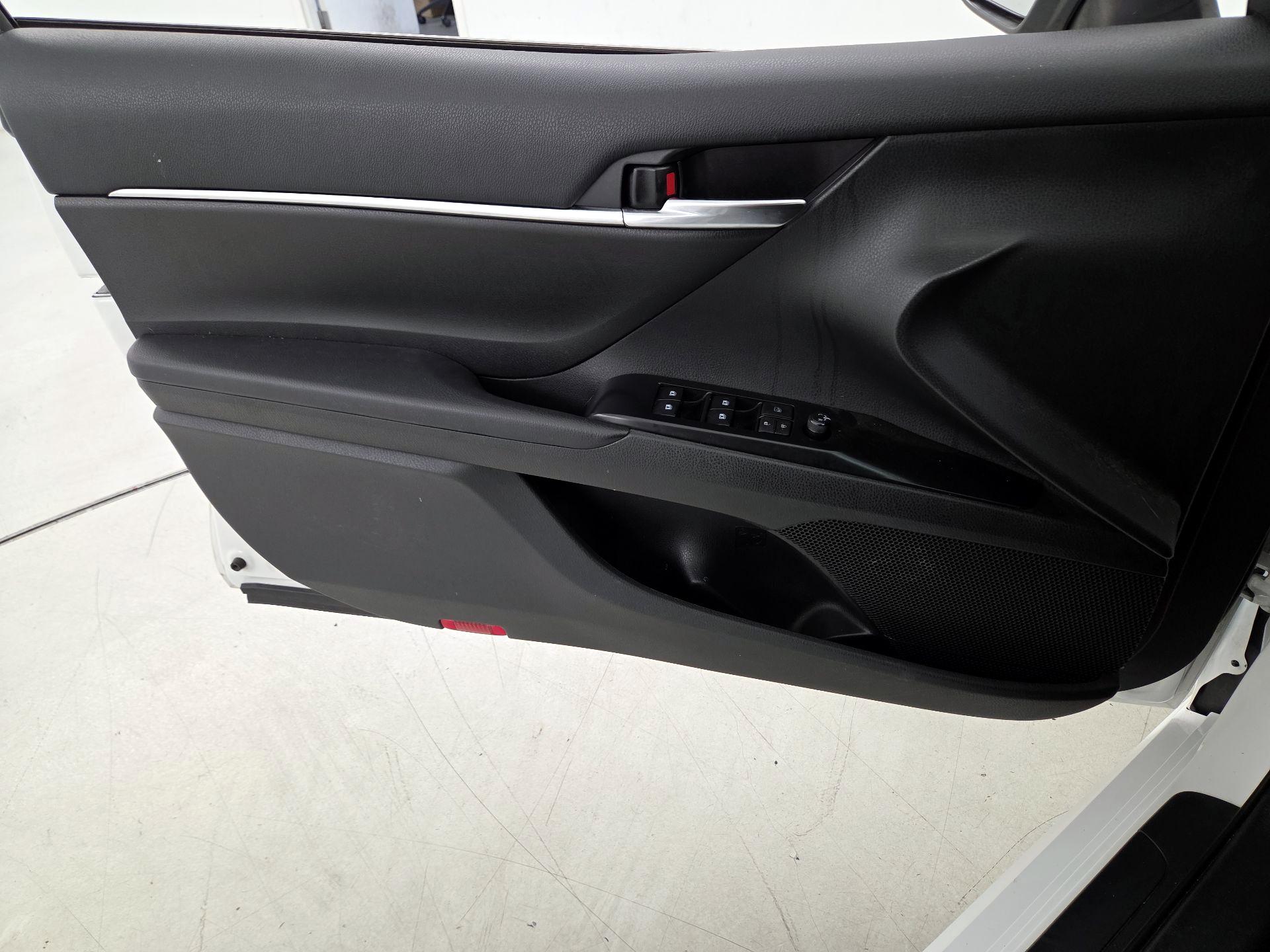 Thumbnail: 2020 Toyota Camry - 12