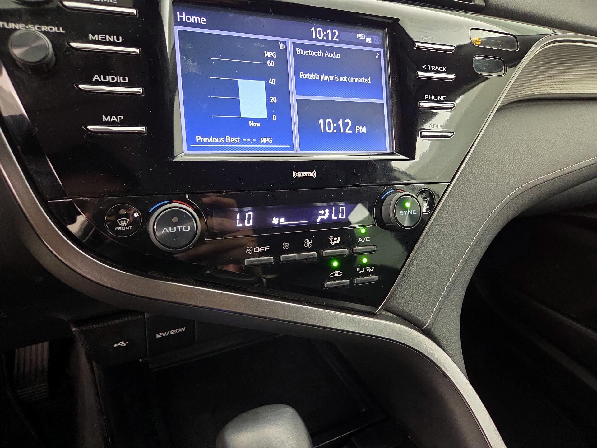 Thumbnail: 2020 Toyota Camry - 16