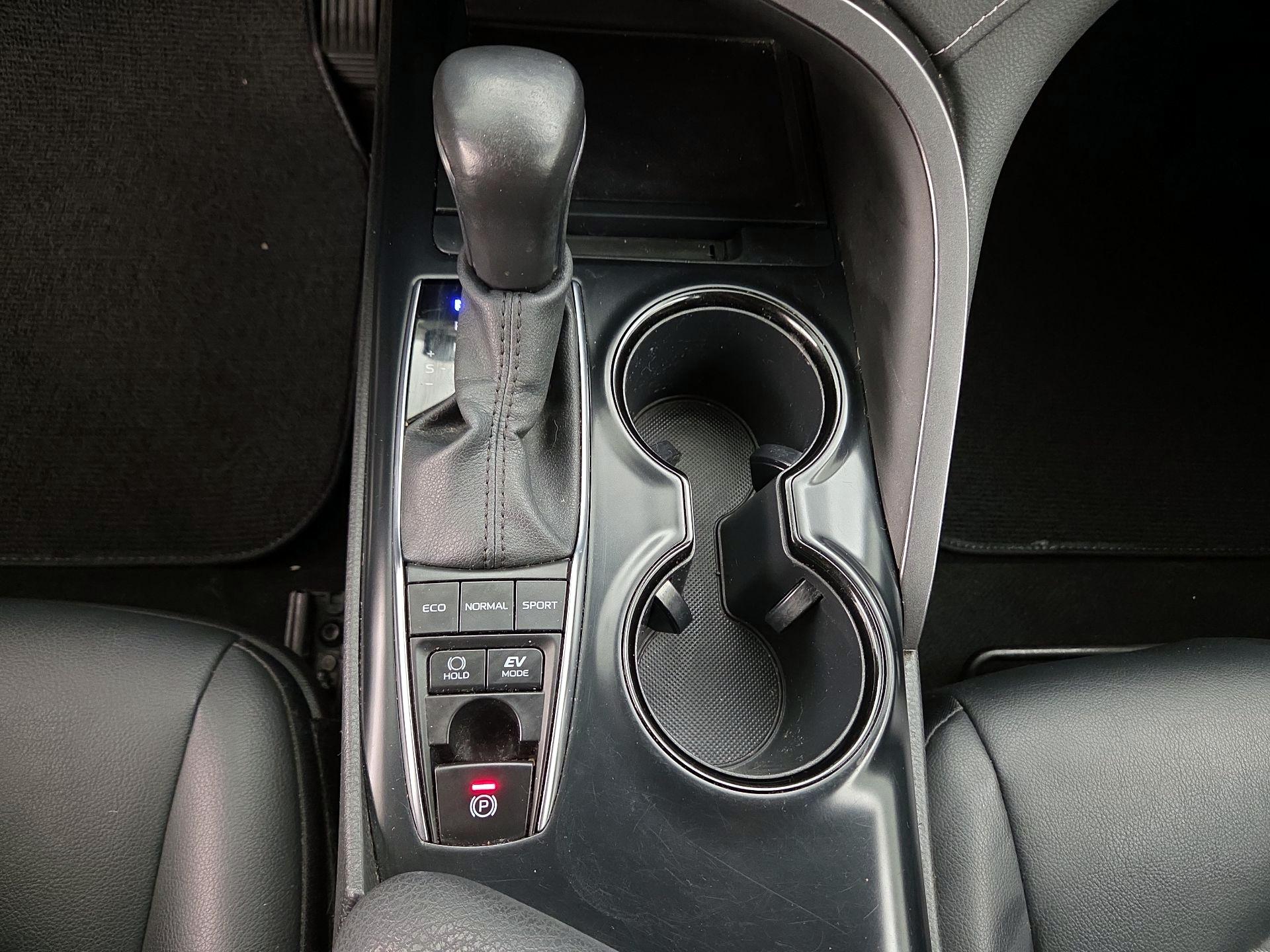 Thumbnail: 2020 Toyota Camry - 17