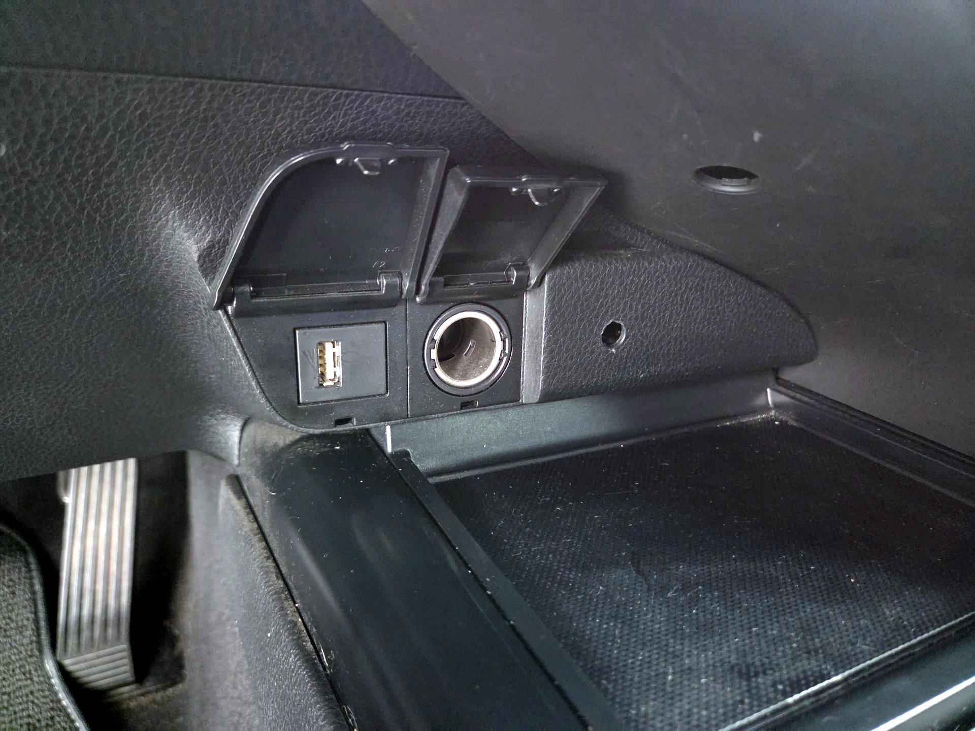 Thumbnail: 2020 Toyota Camry - 18