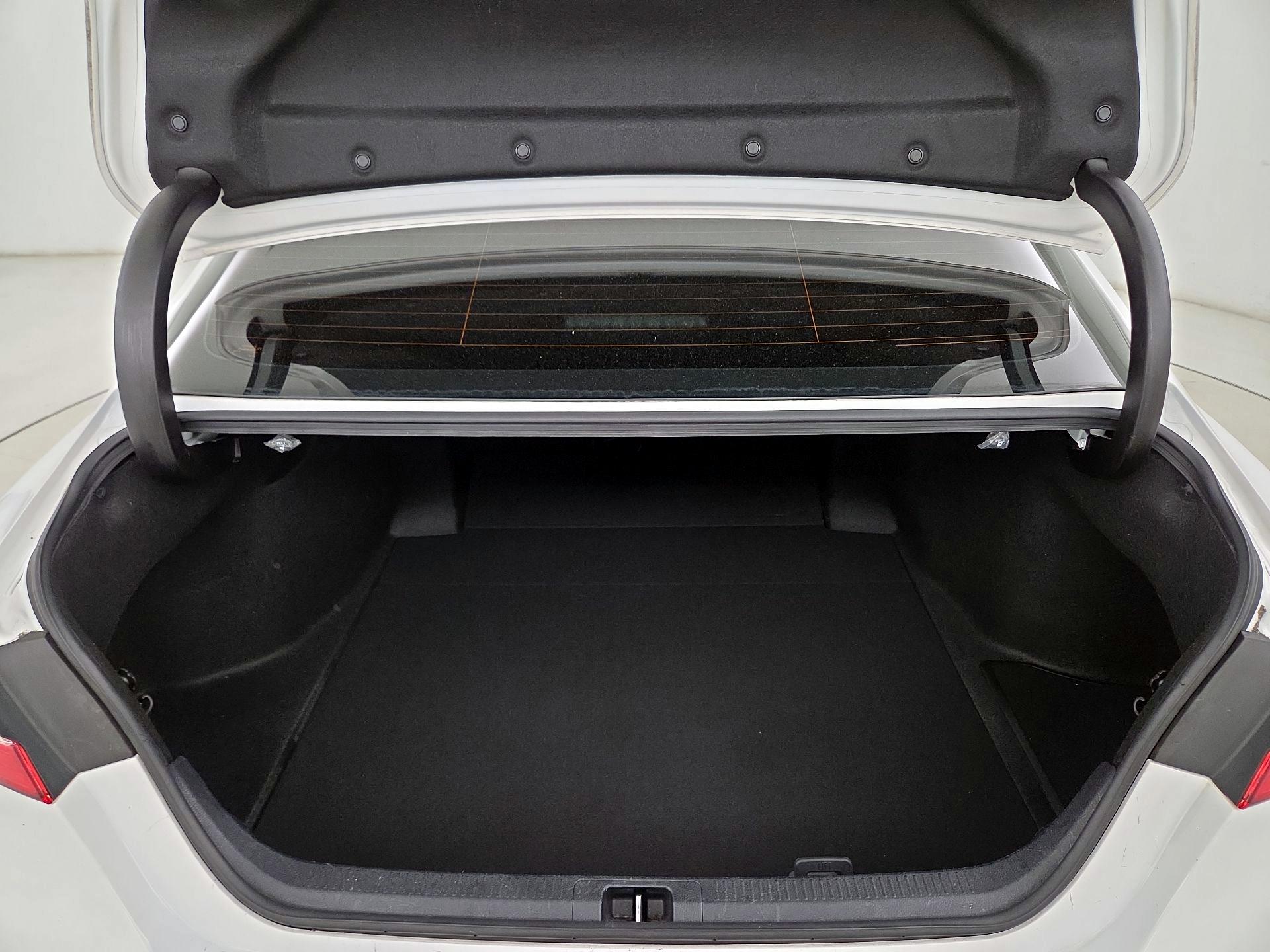 Thumbnail: 2020 Toyota Camry - 20